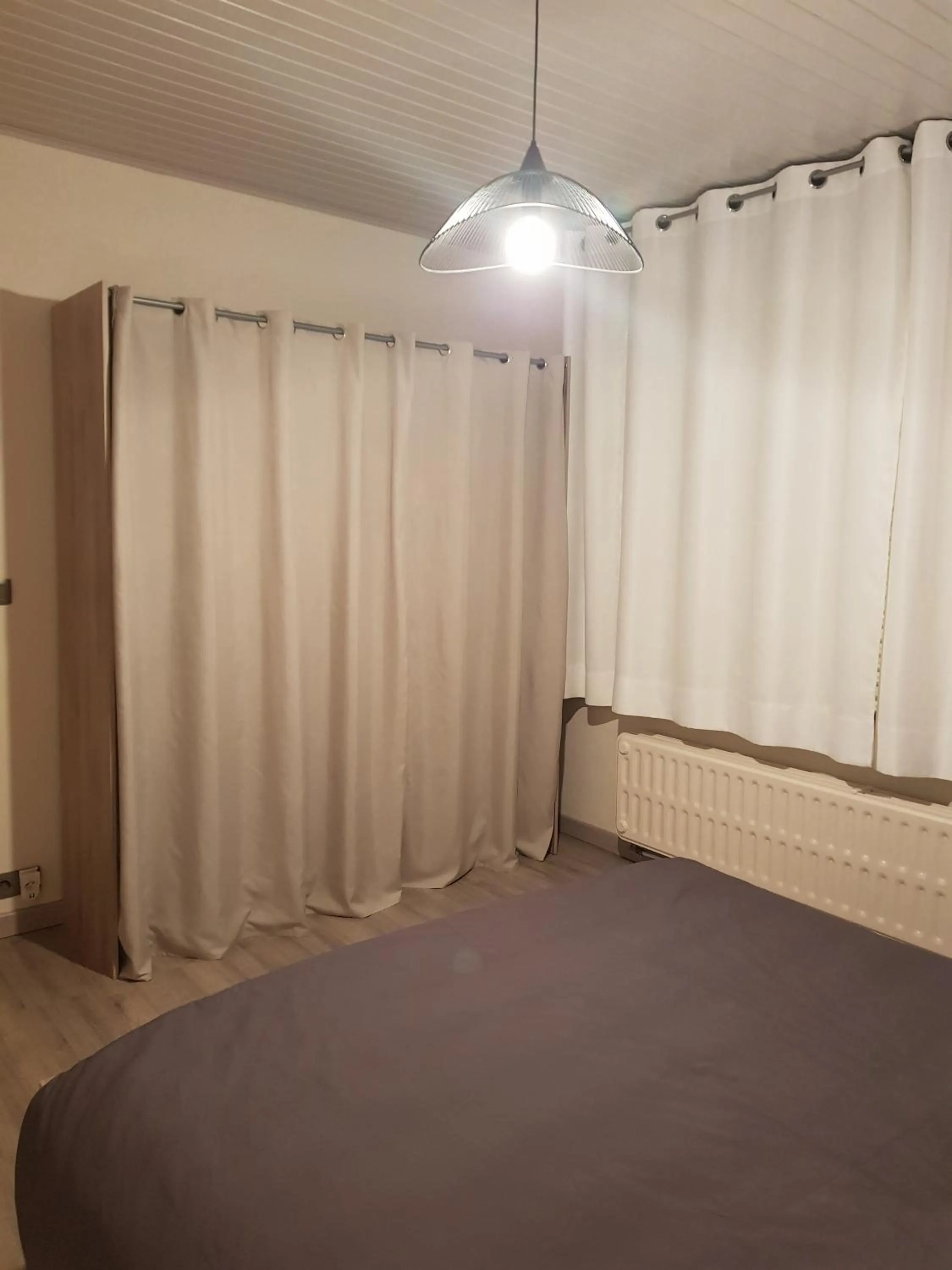 Bed in Mary's Poppies - Bed & Breakfast