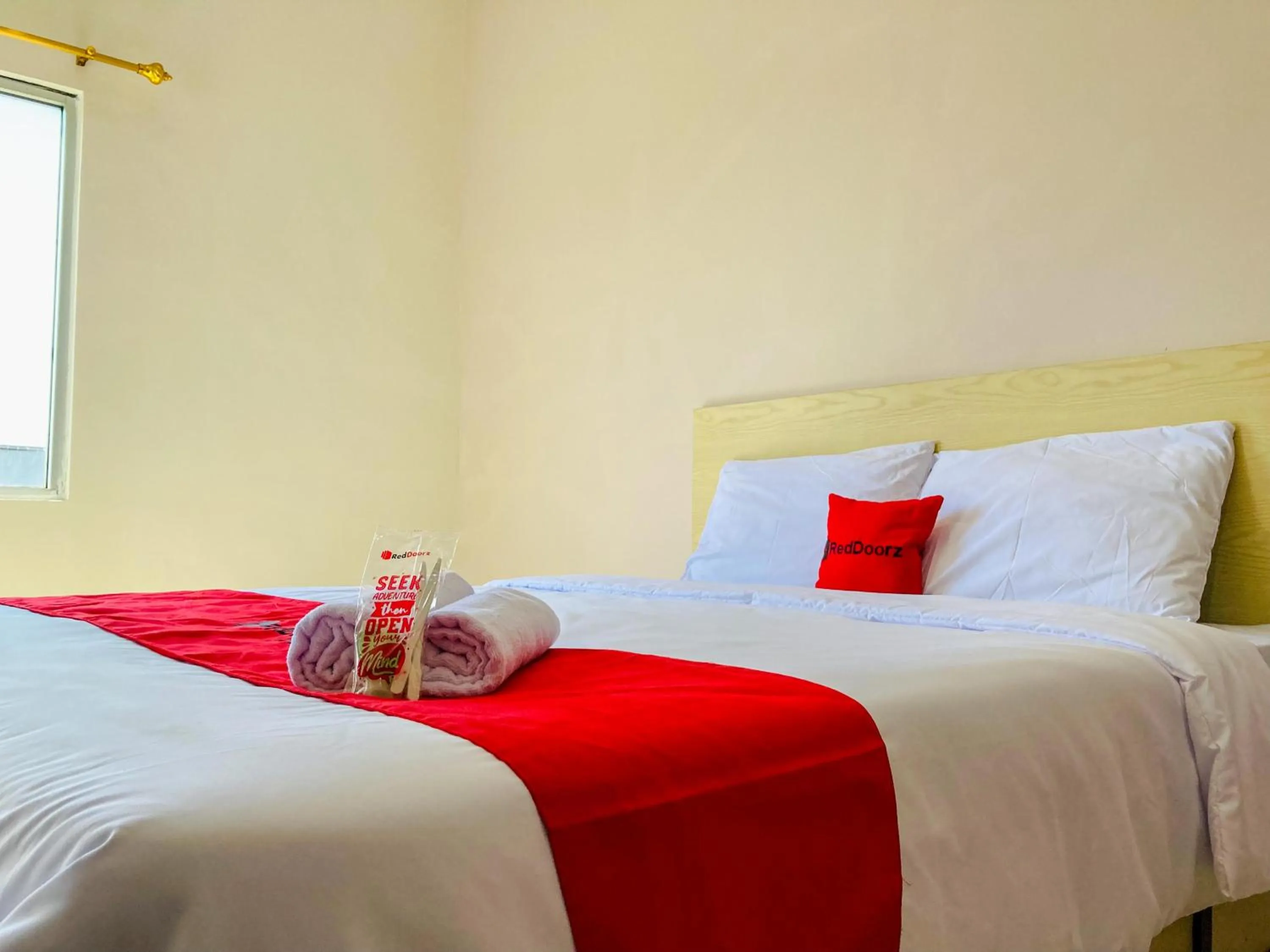Bed in RedDoorz near Lippo Mall Yogyakarta