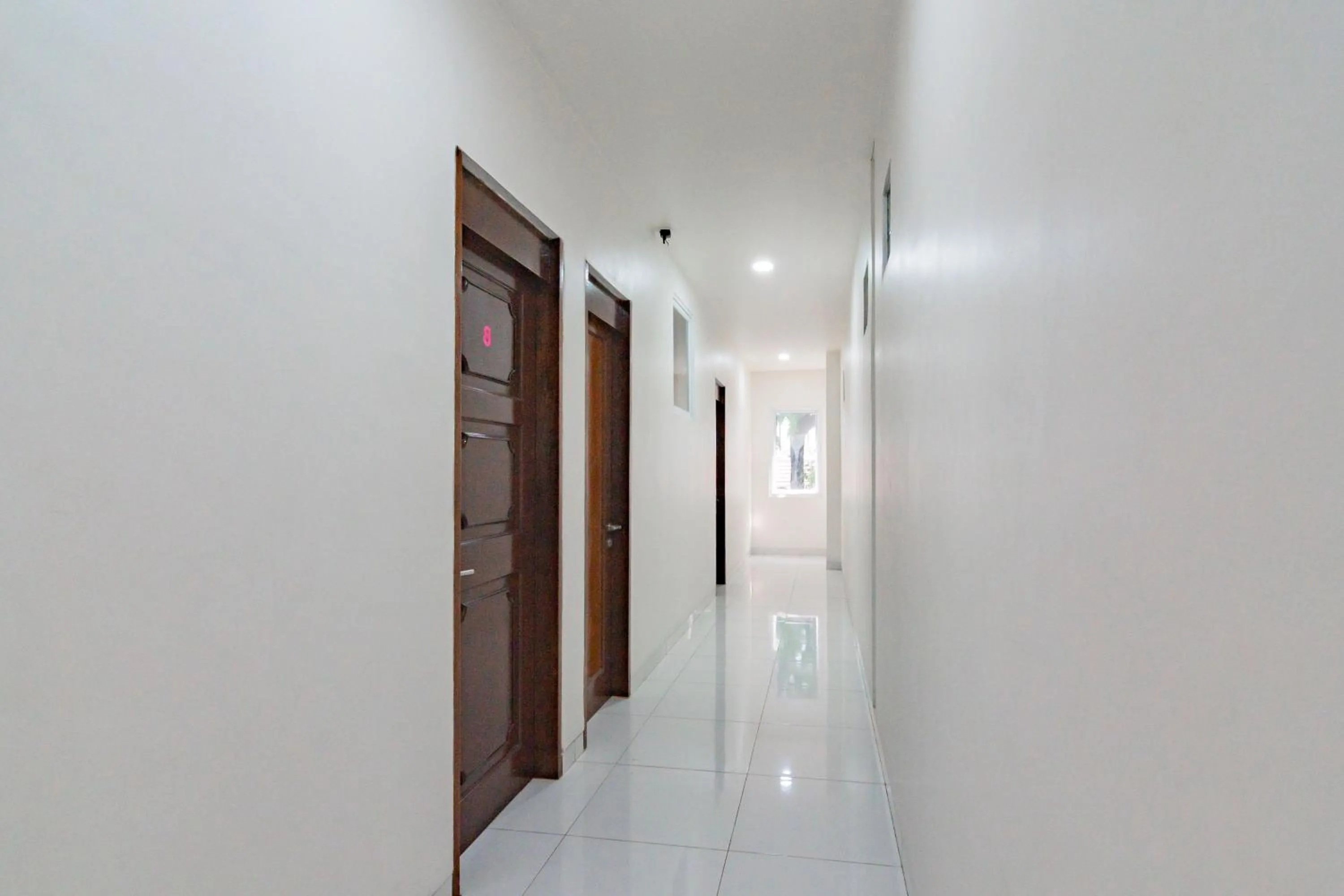 Floor plan in RedDoorz near Prujakan Station Cirebon