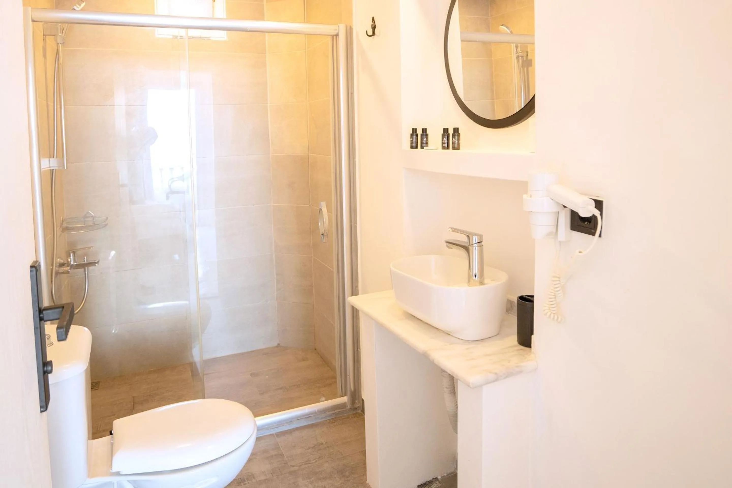 Shower in Çamlık 87 Hotel Ayvalık