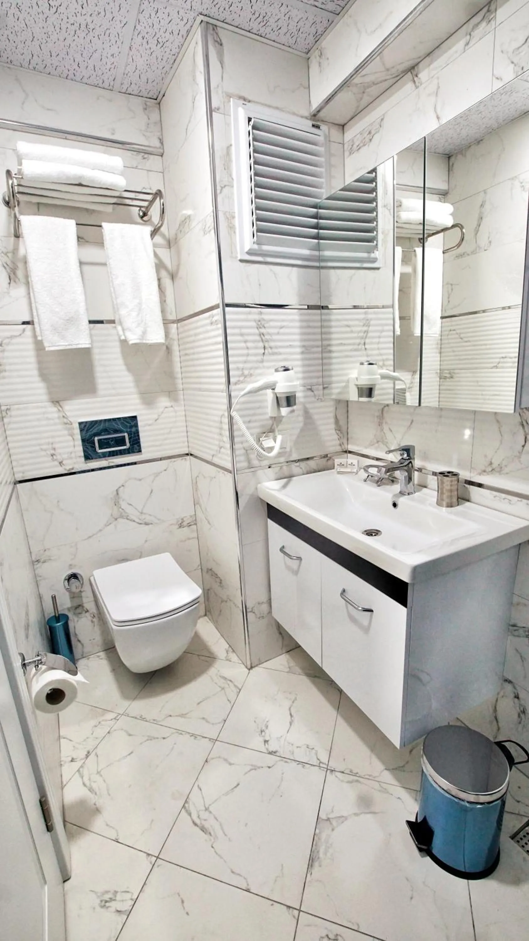 Shower in Cape Palace Hotel