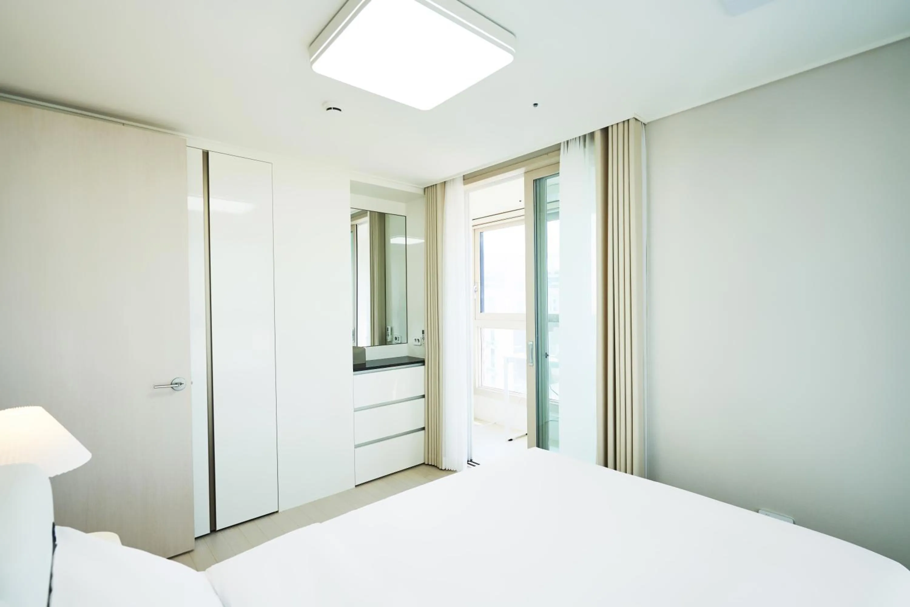 Bedroom, Bed in The November Stay In landmark