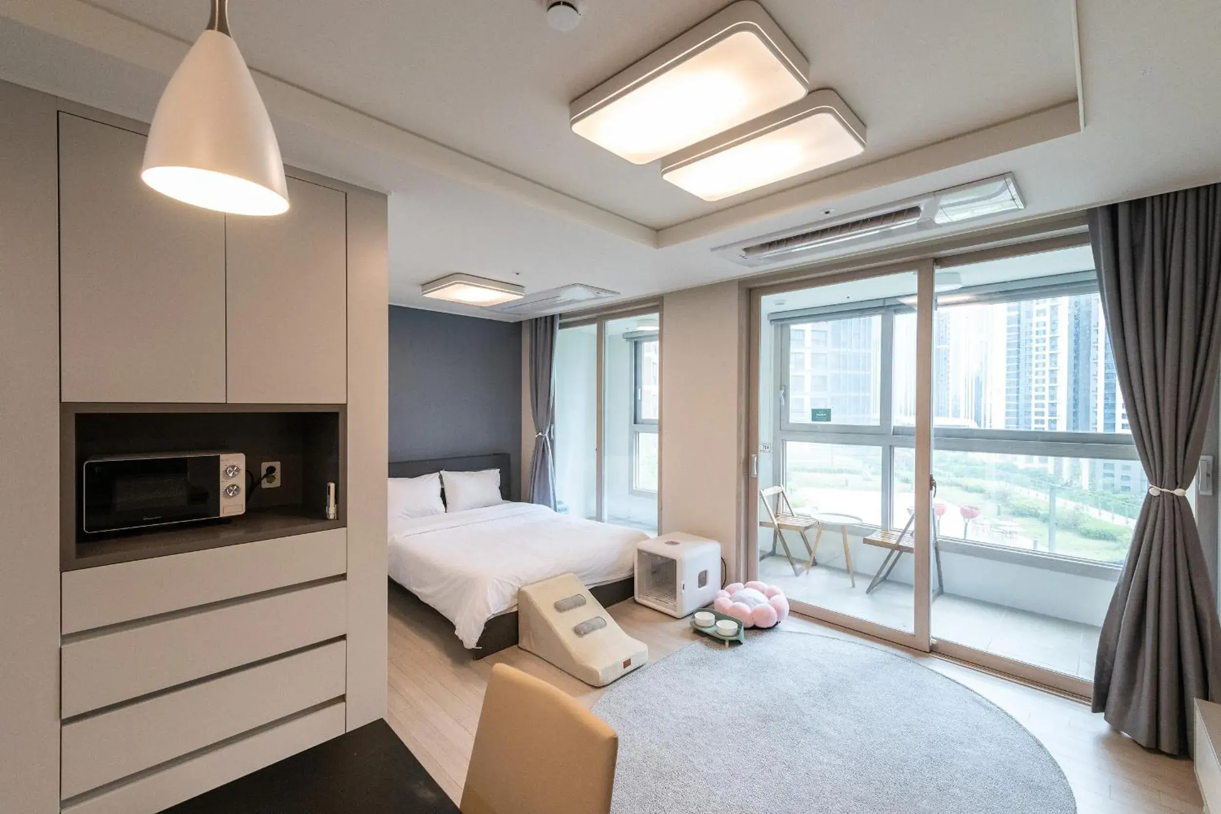 Pet Deluxe in The November Stay In landmark Pet Deluxe in The November Stay In landmark