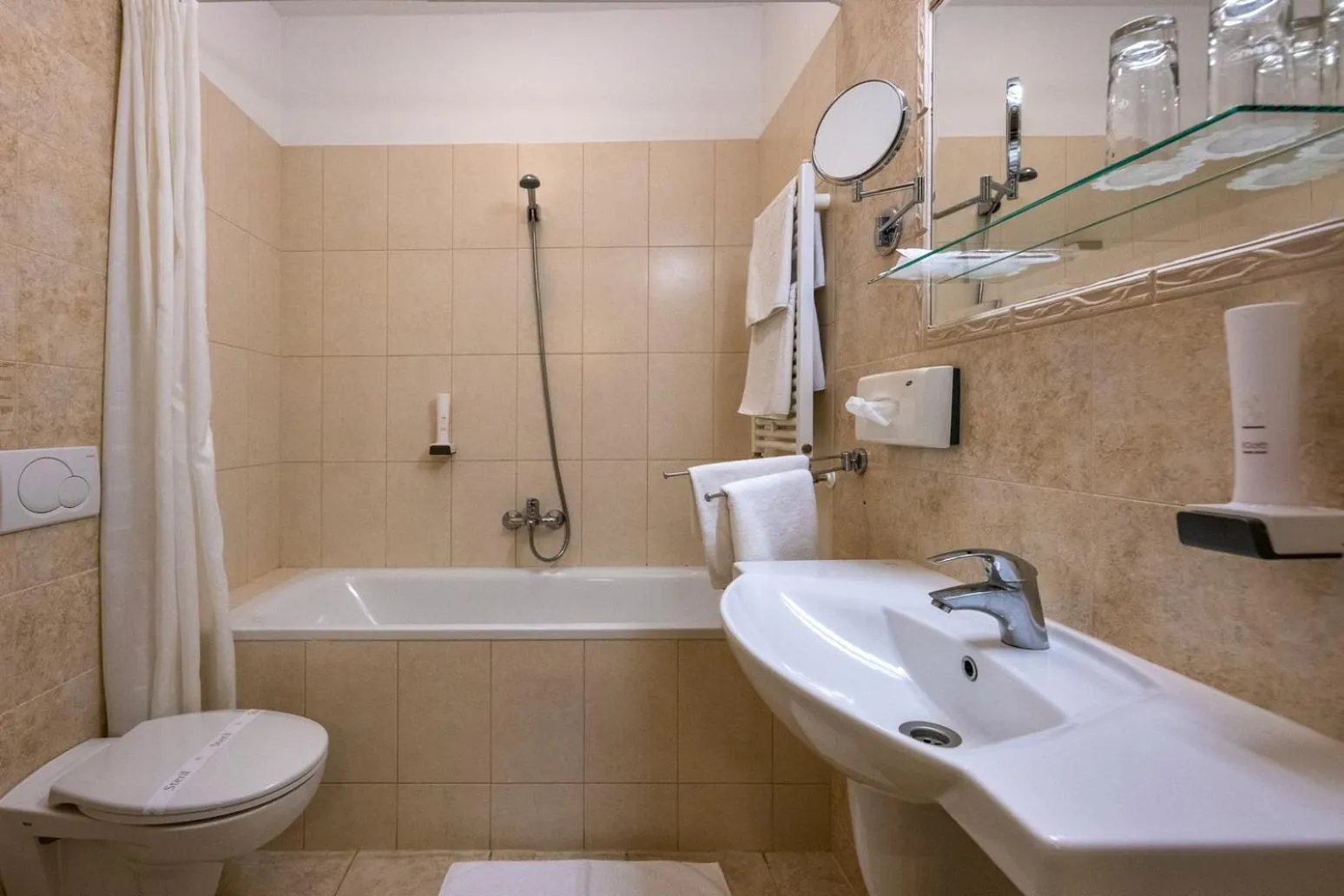 Bathroom in Hotel Kiss