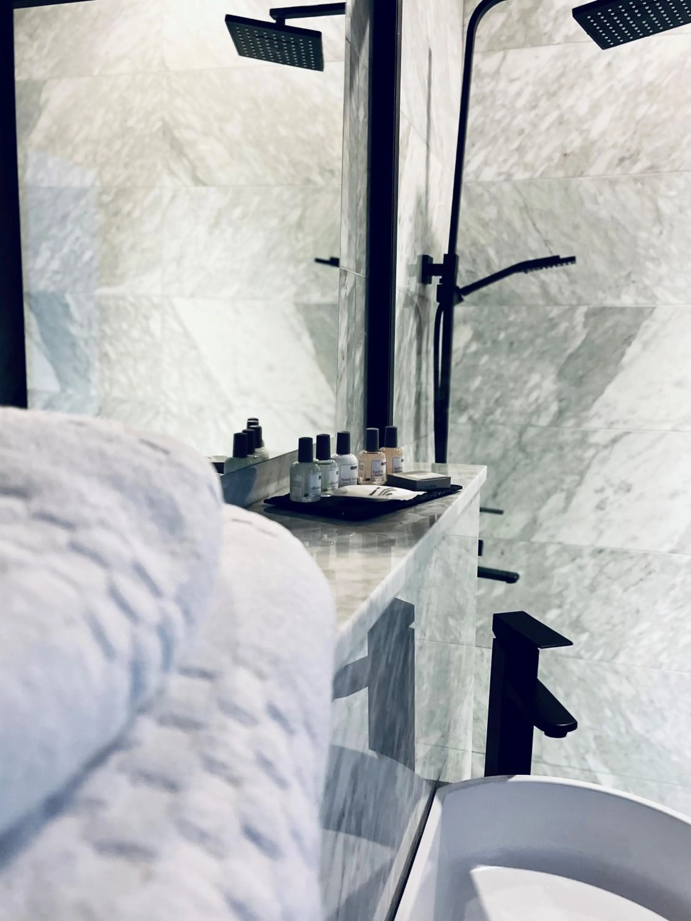 Shower, Bed in Casa Reale Boutique Hotel