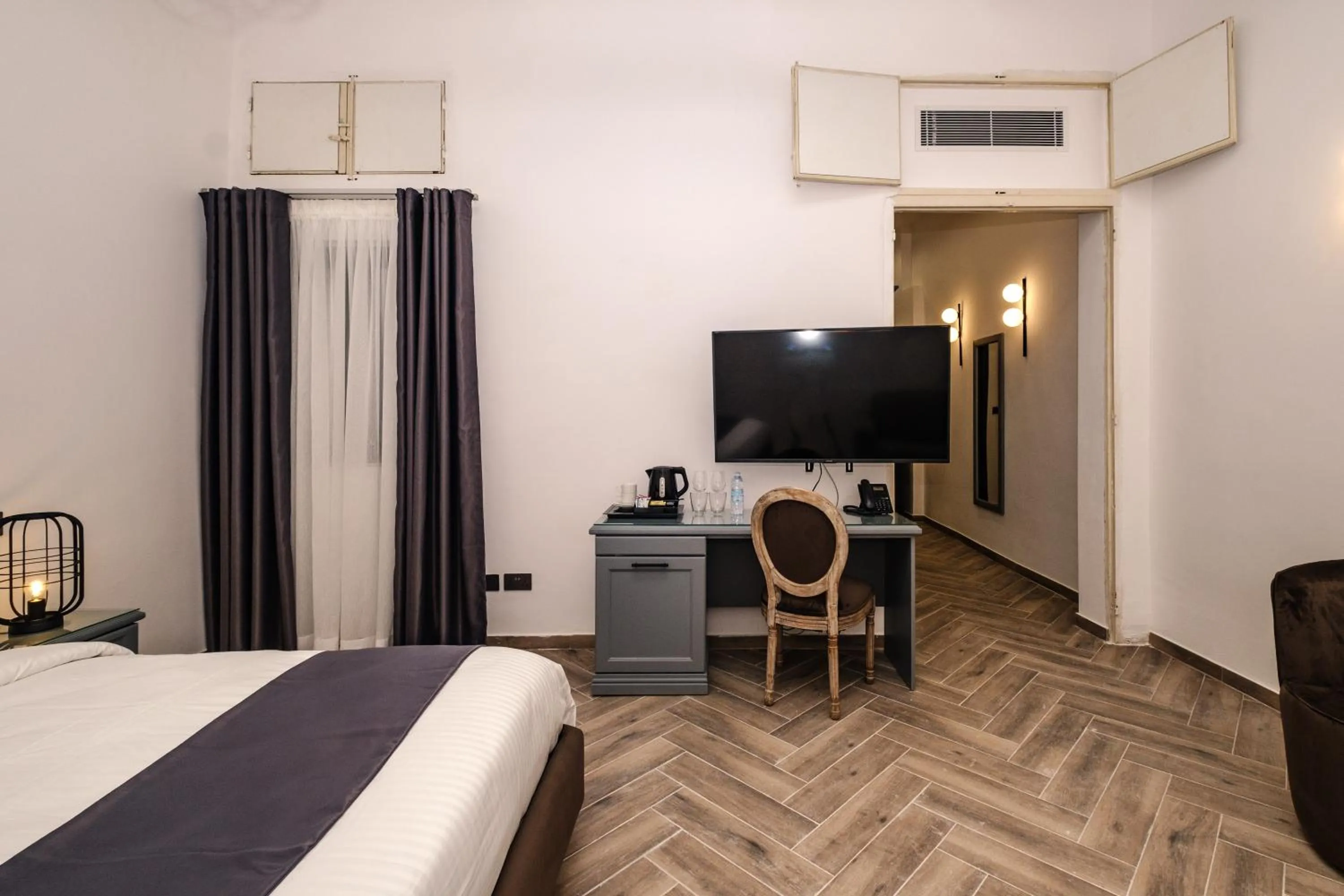 Coffee/tea facilities, Bed in Casa Reale Boutique Hotel