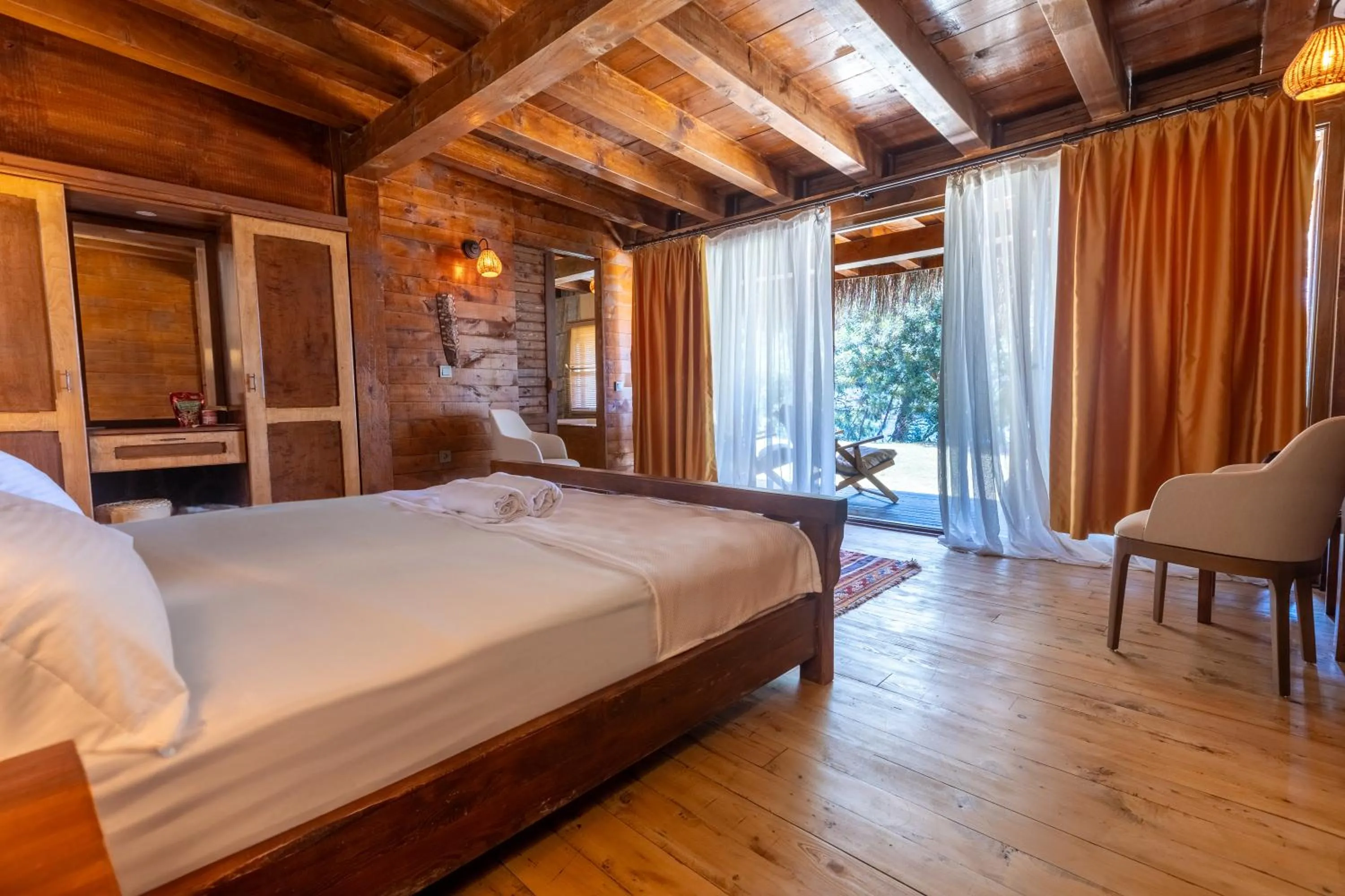 Massage in La Boheme Kabak Adults Only