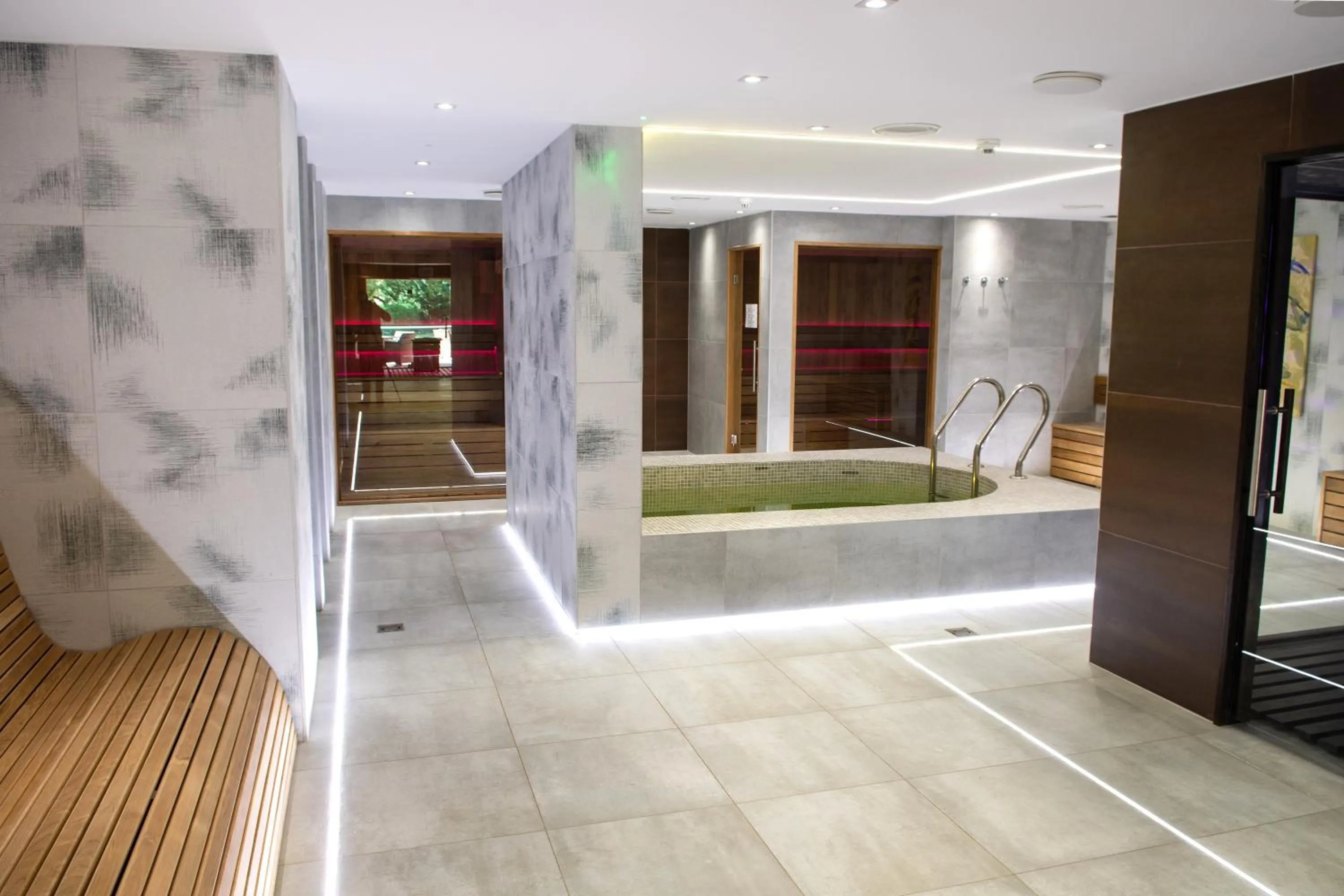 Spa and wellness centre/facilities, Bed in Hotel Azur Siofok