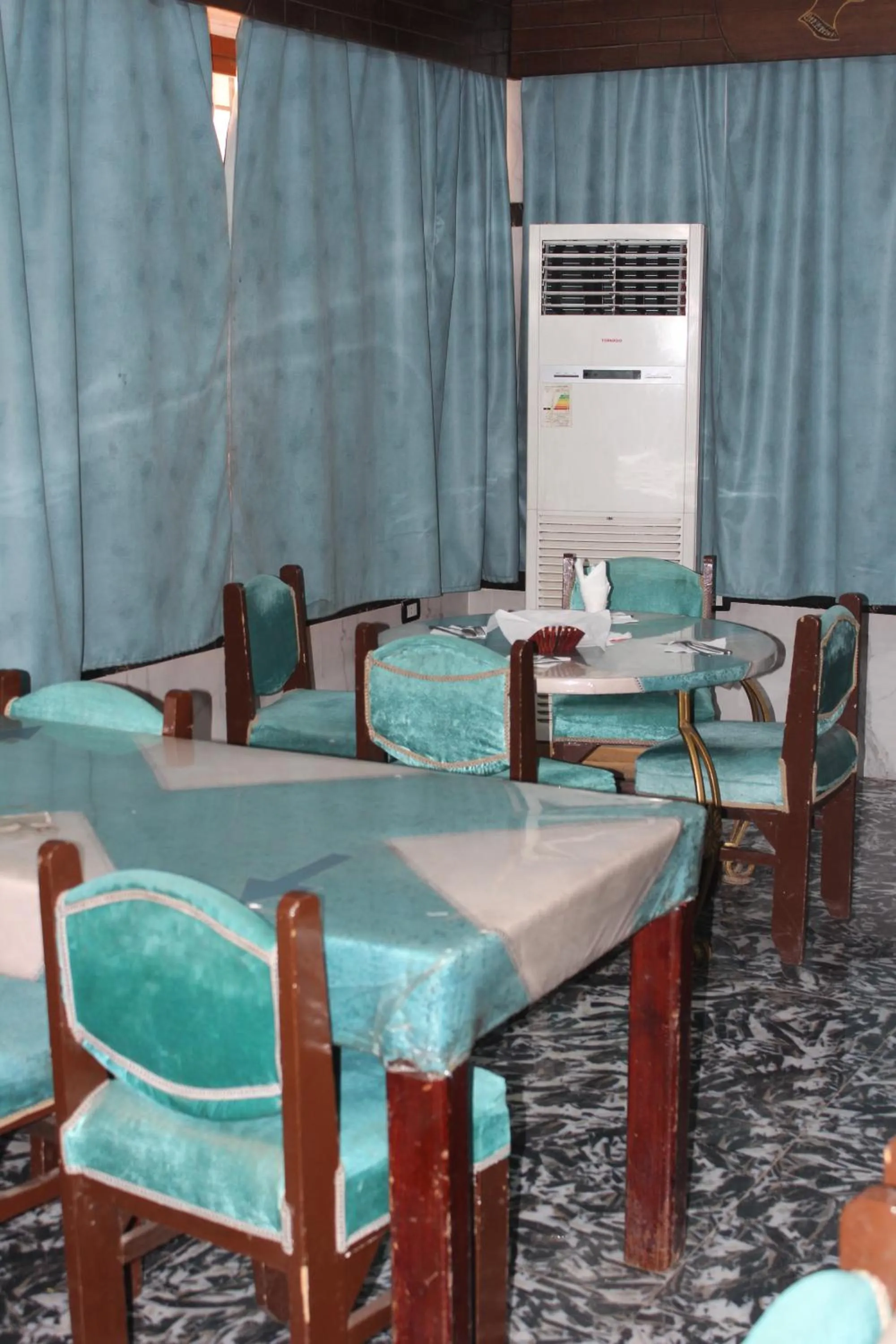 Restaurant/places to eat in Tiba Hotel