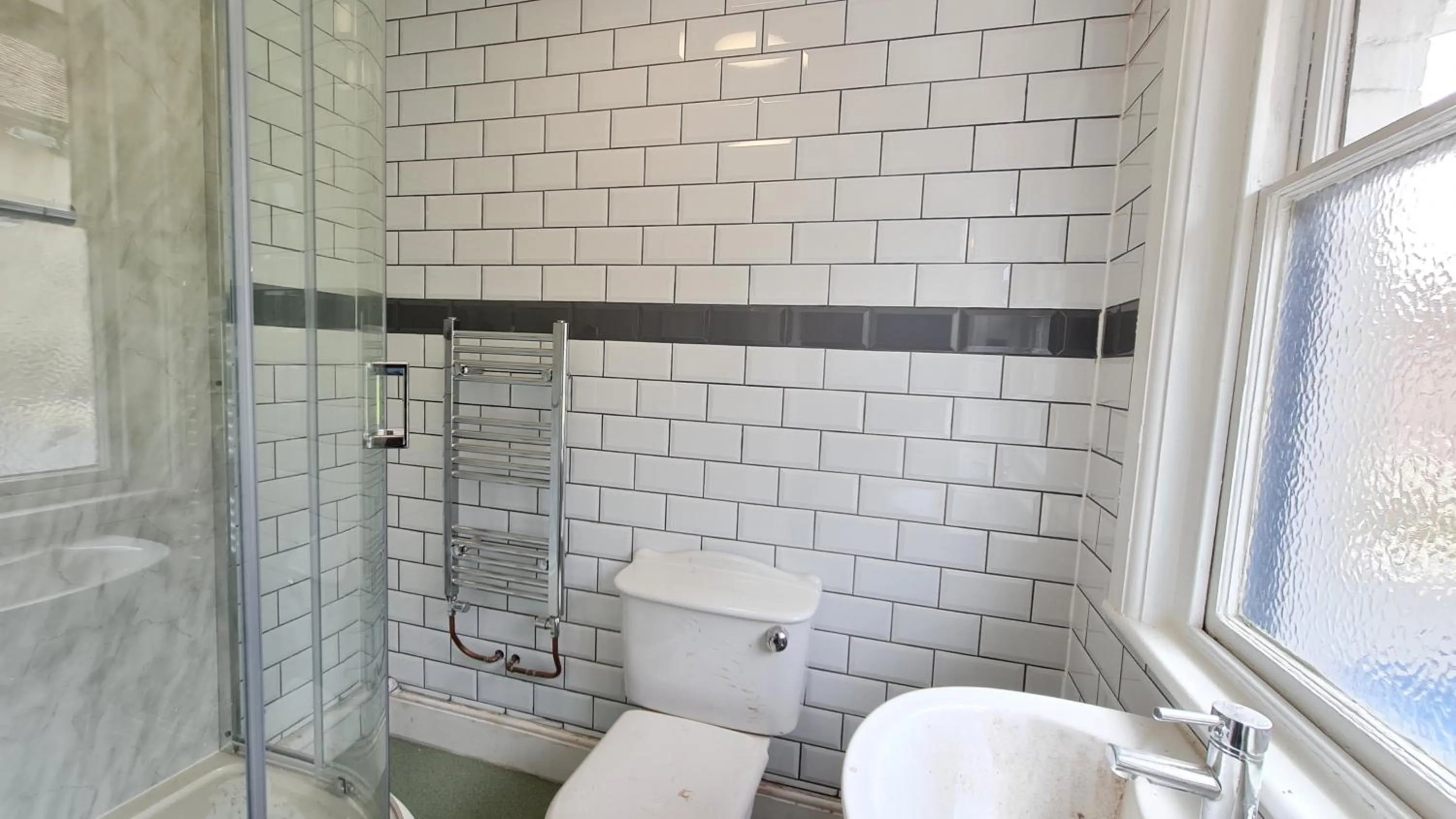 Bedroom in Grace Apartments - Living Rock