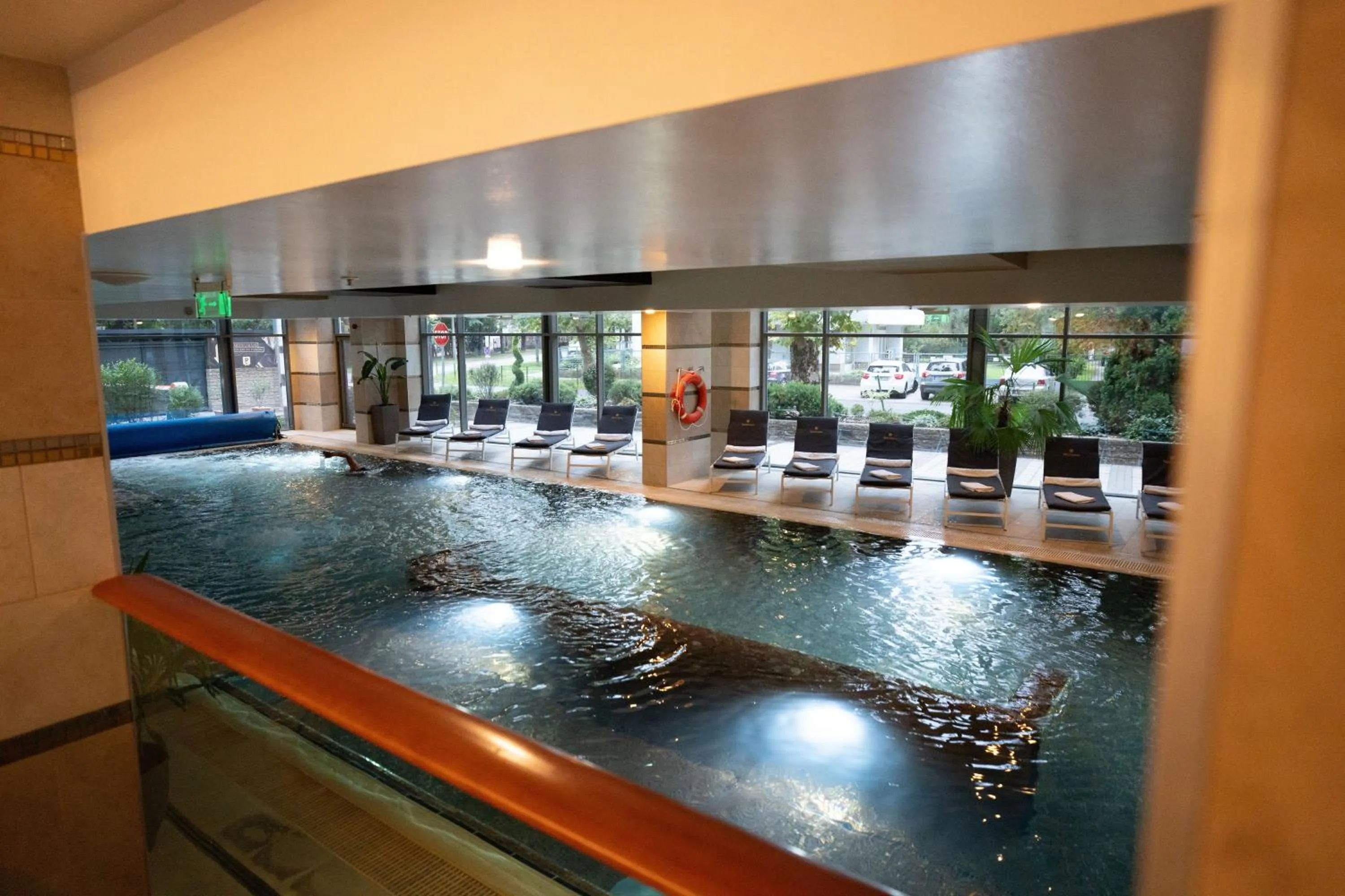 Swimming pool in Hotel Divinus