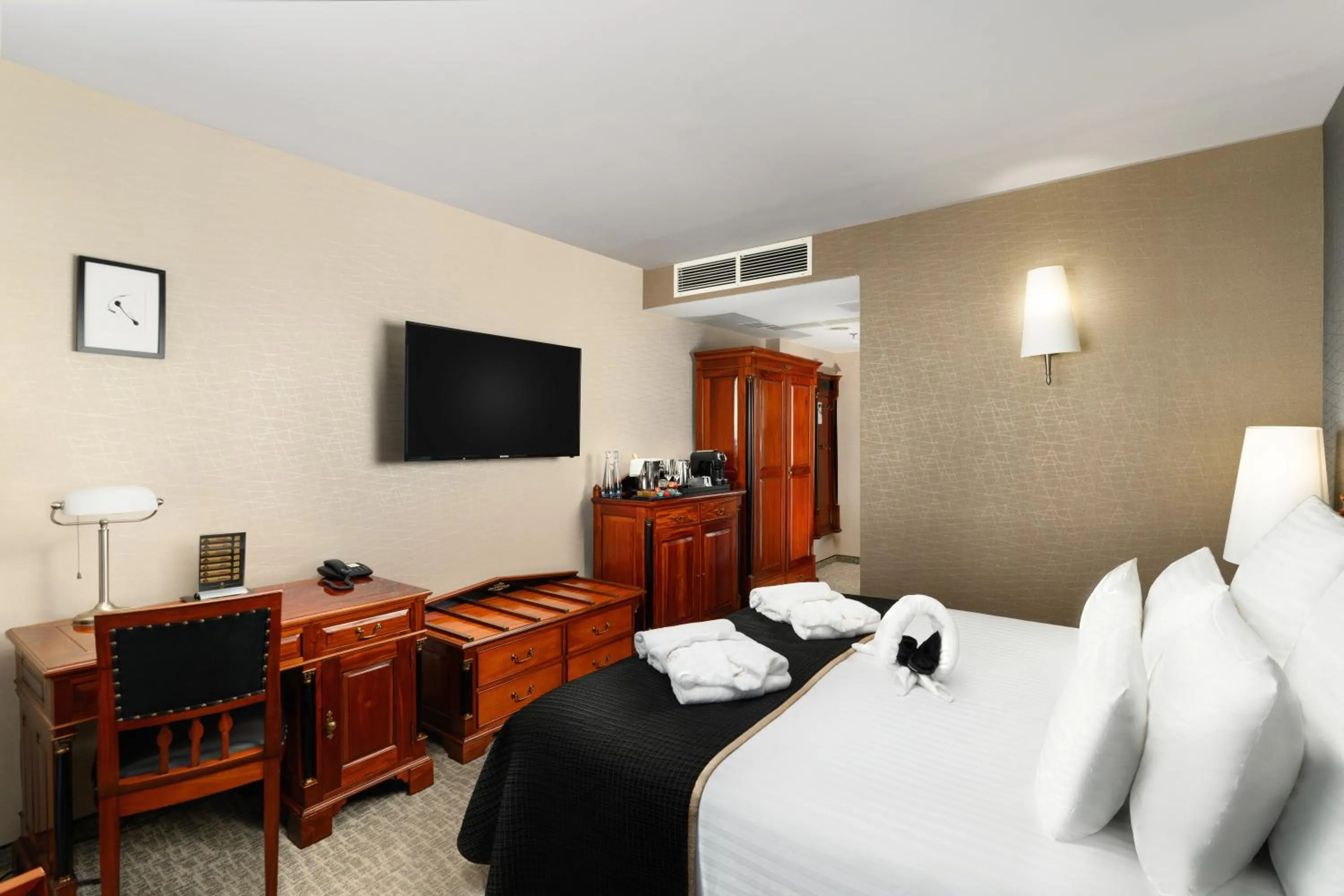 Bed in Hotel Divinus