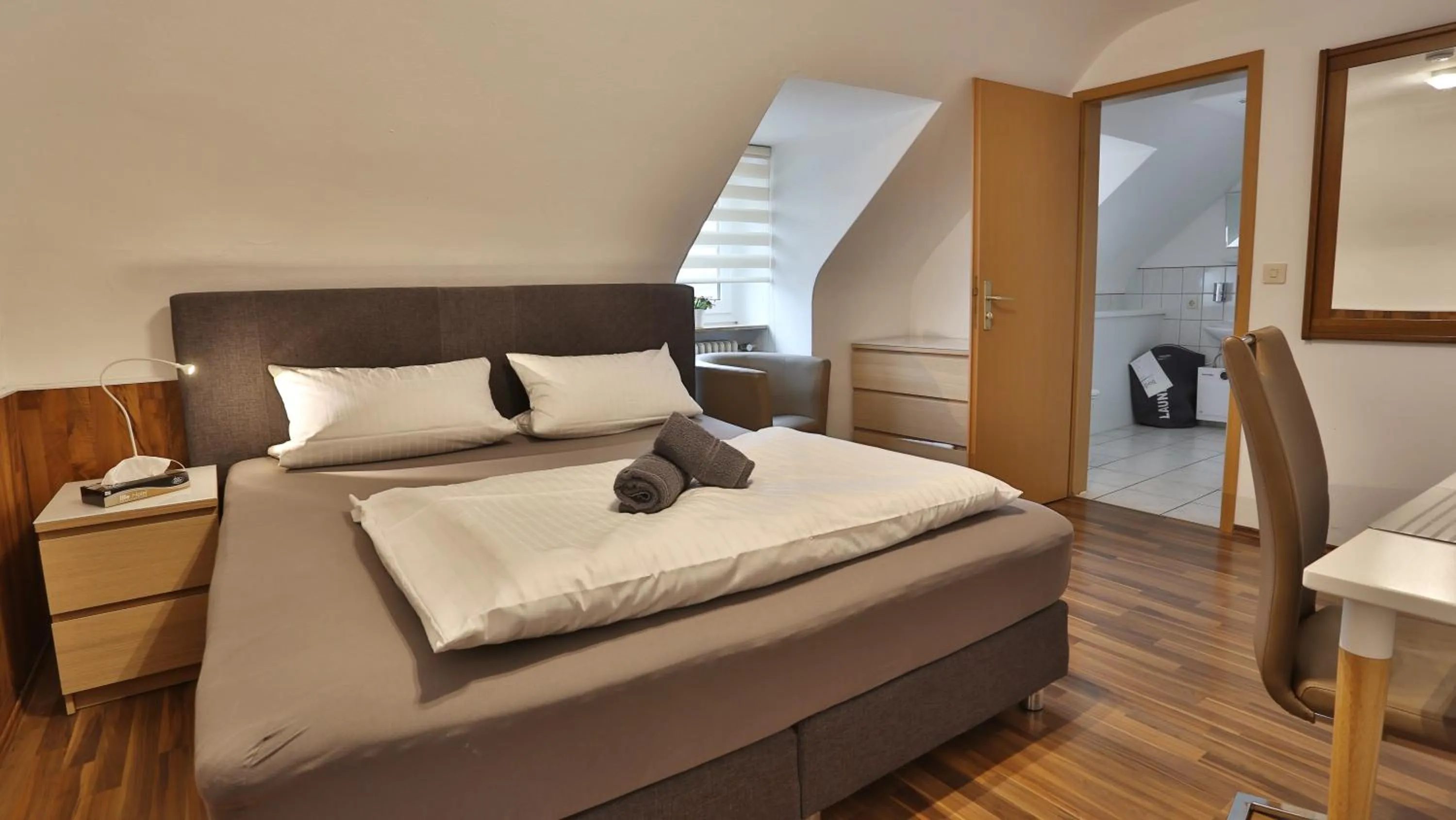 Photo of the whole room, Bed in Hotel Prinz Carl