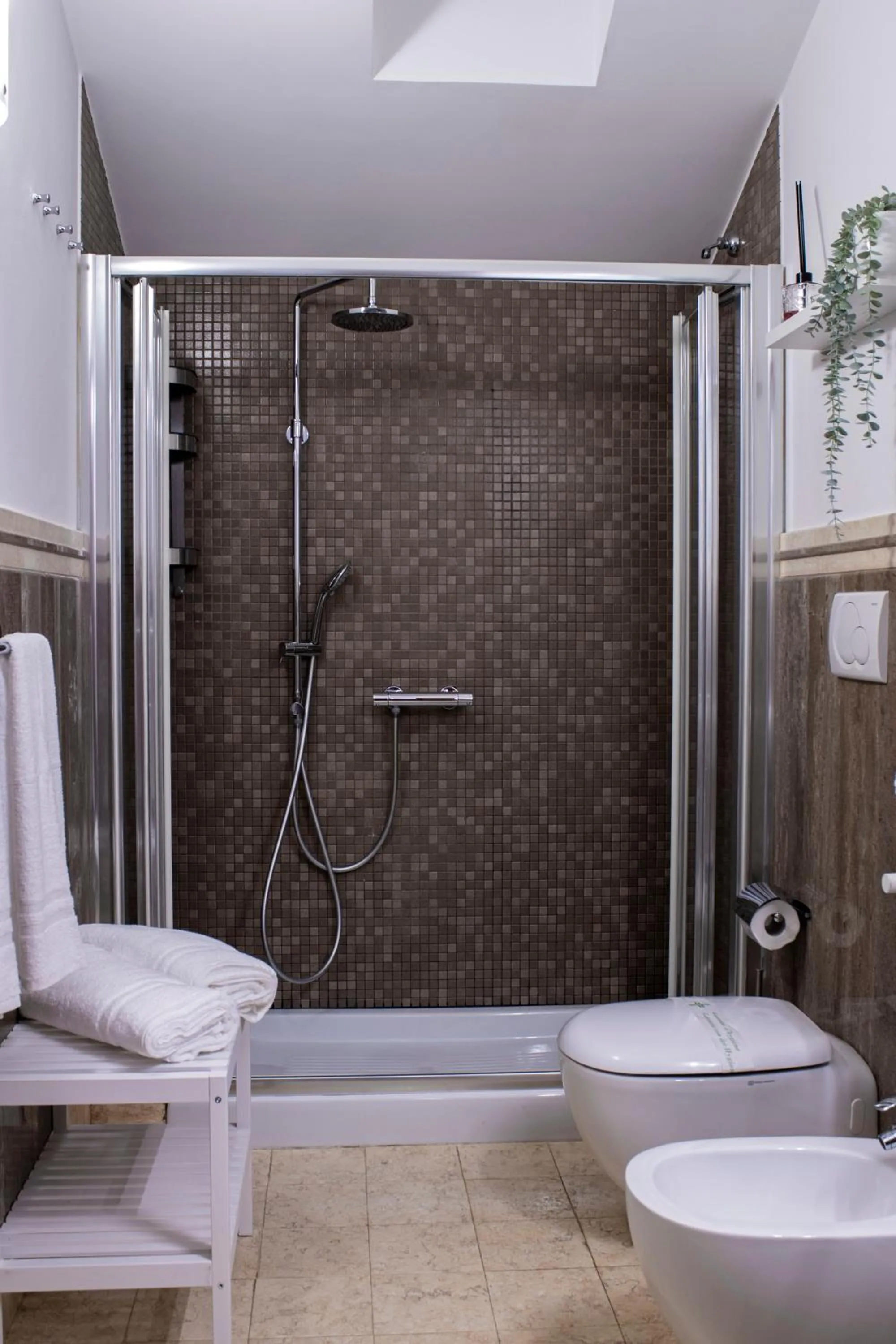 Shower in Palazzo Sant'Elena Historic Hotel