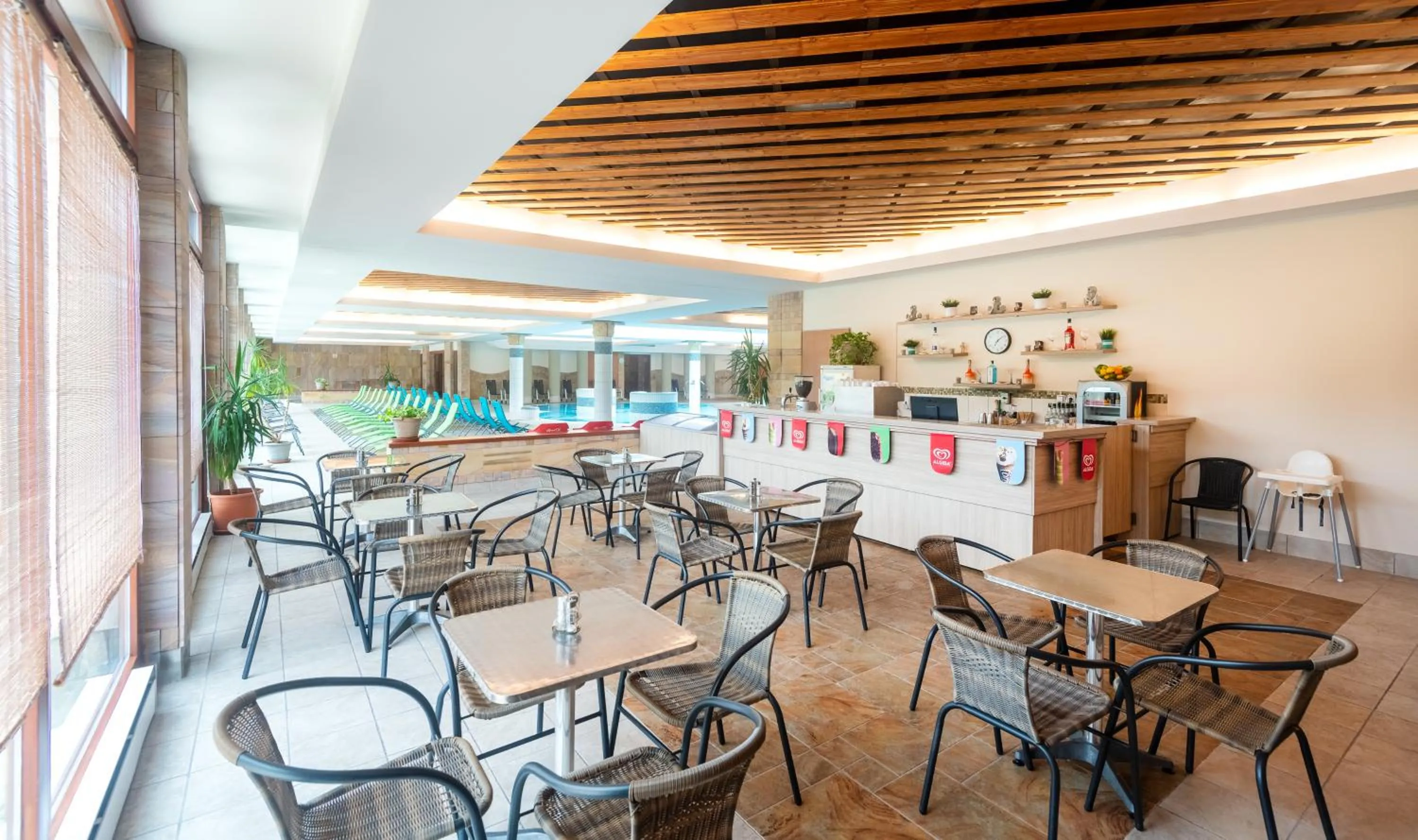 Food and drinks in Aquarell Hotel