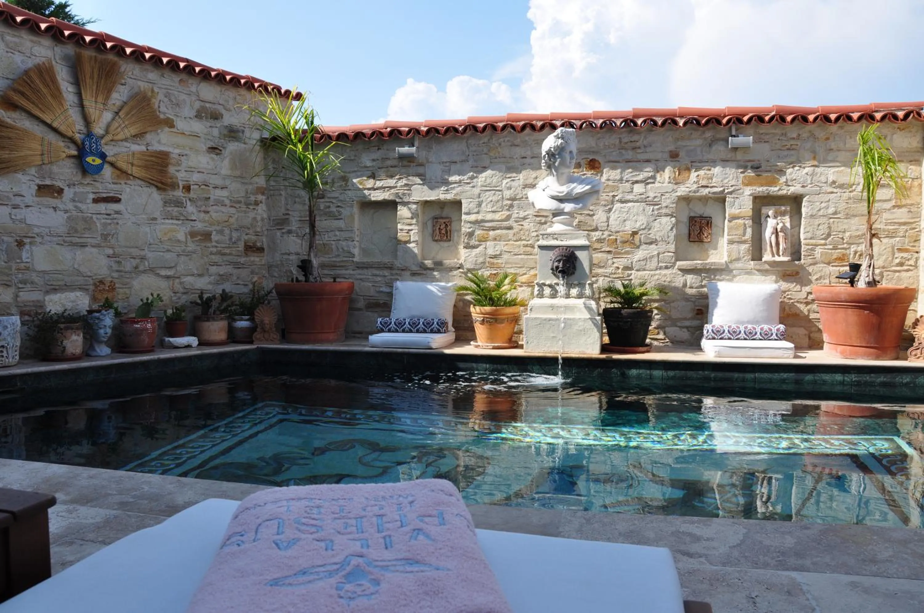 Swimming pool in Villa Ephesus Hotel