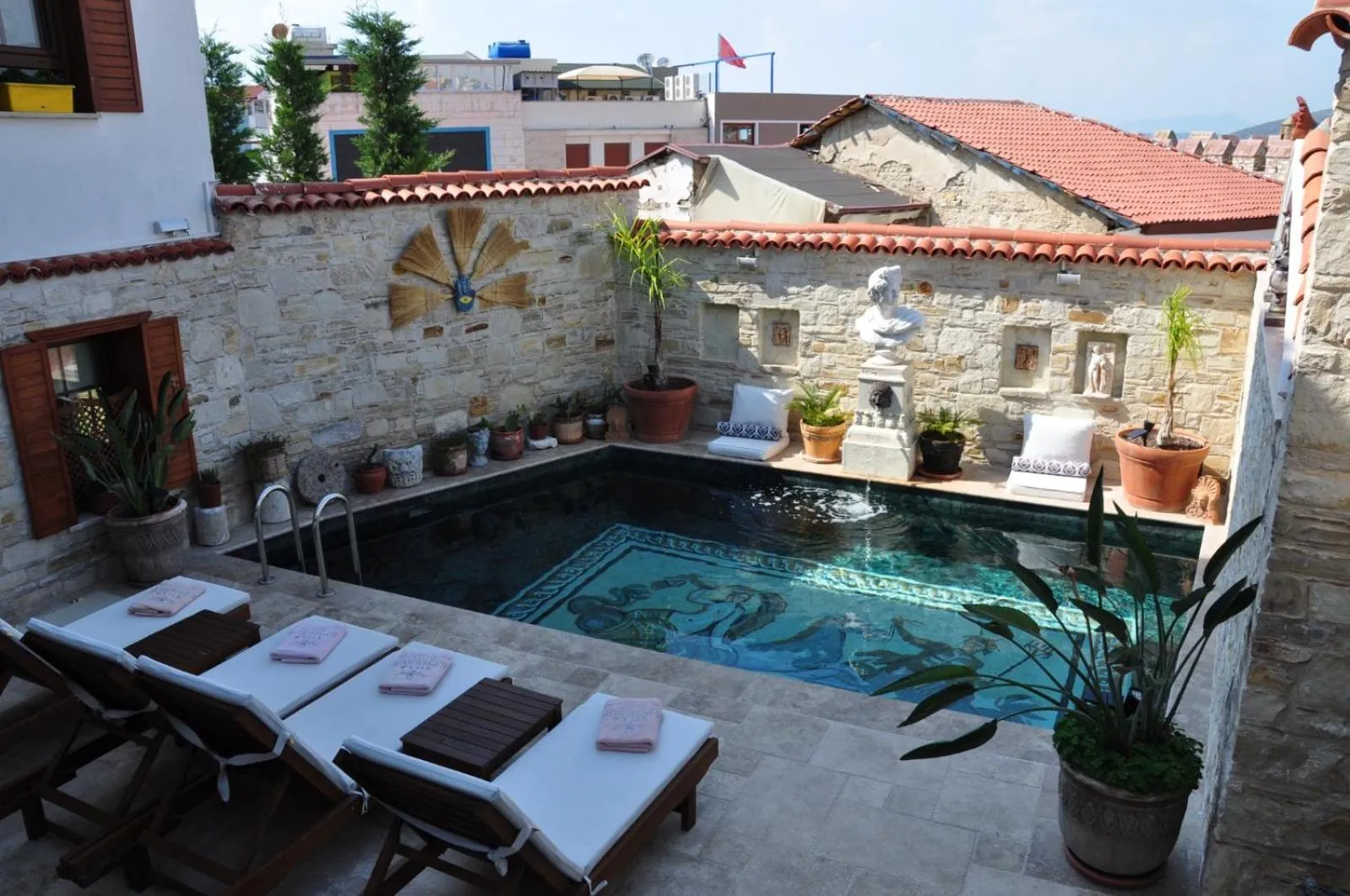 Swimming pool in Villa Ephesus Hotel