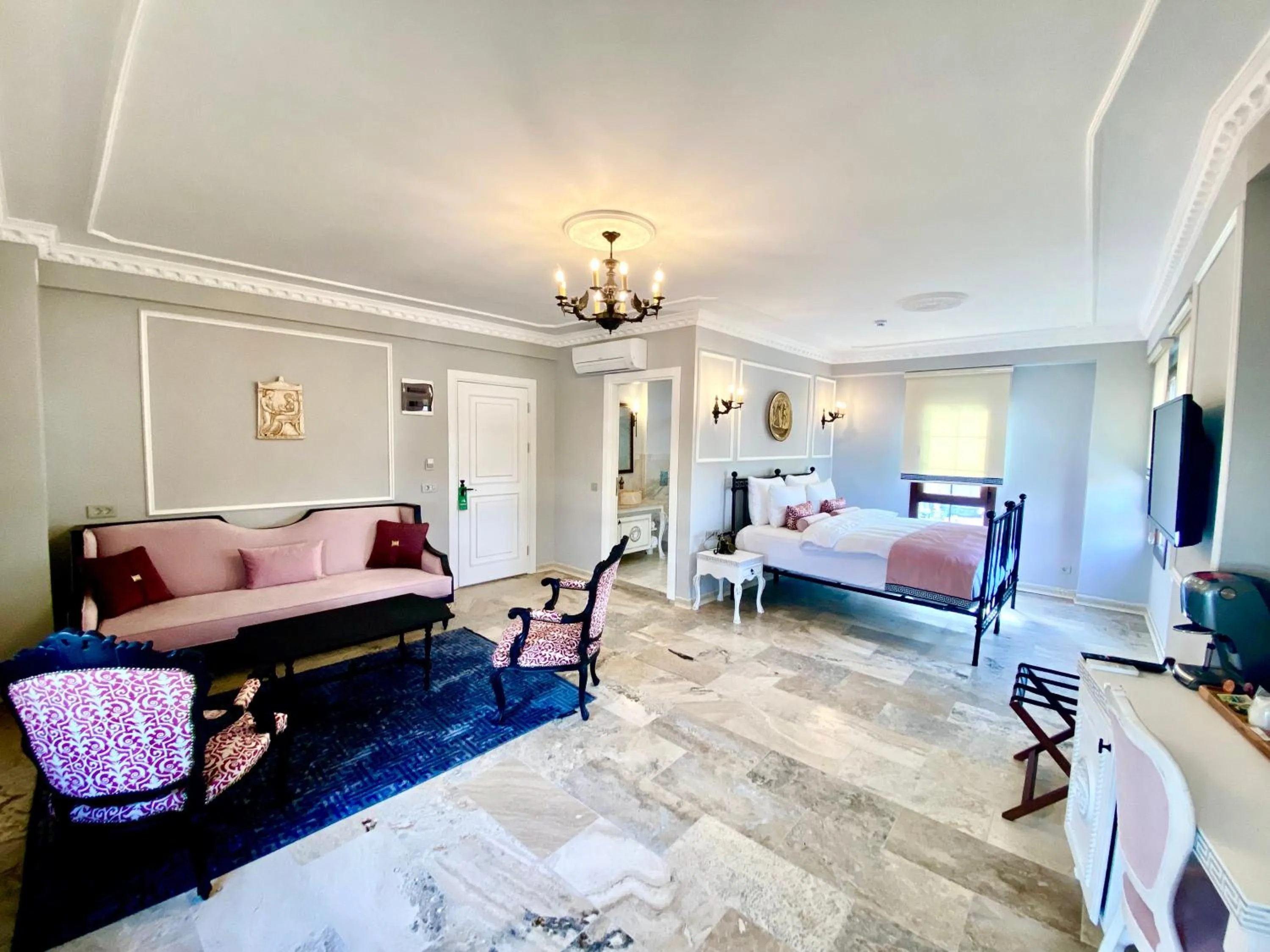 Photo of the whole room, Bed in Villa Ephesus Hotel