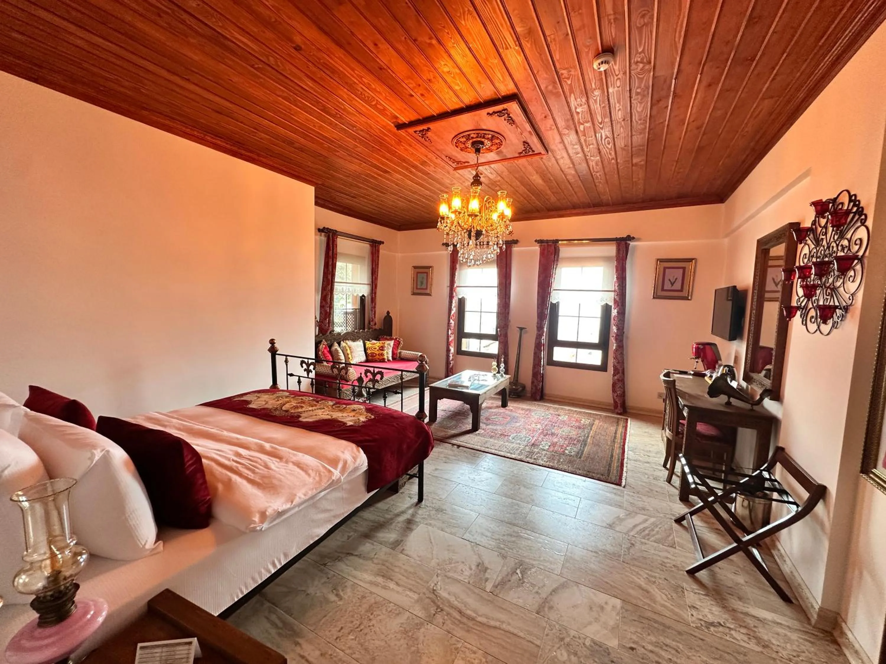 Photo of the whole room, Bed in Villa Ephesus Hotel