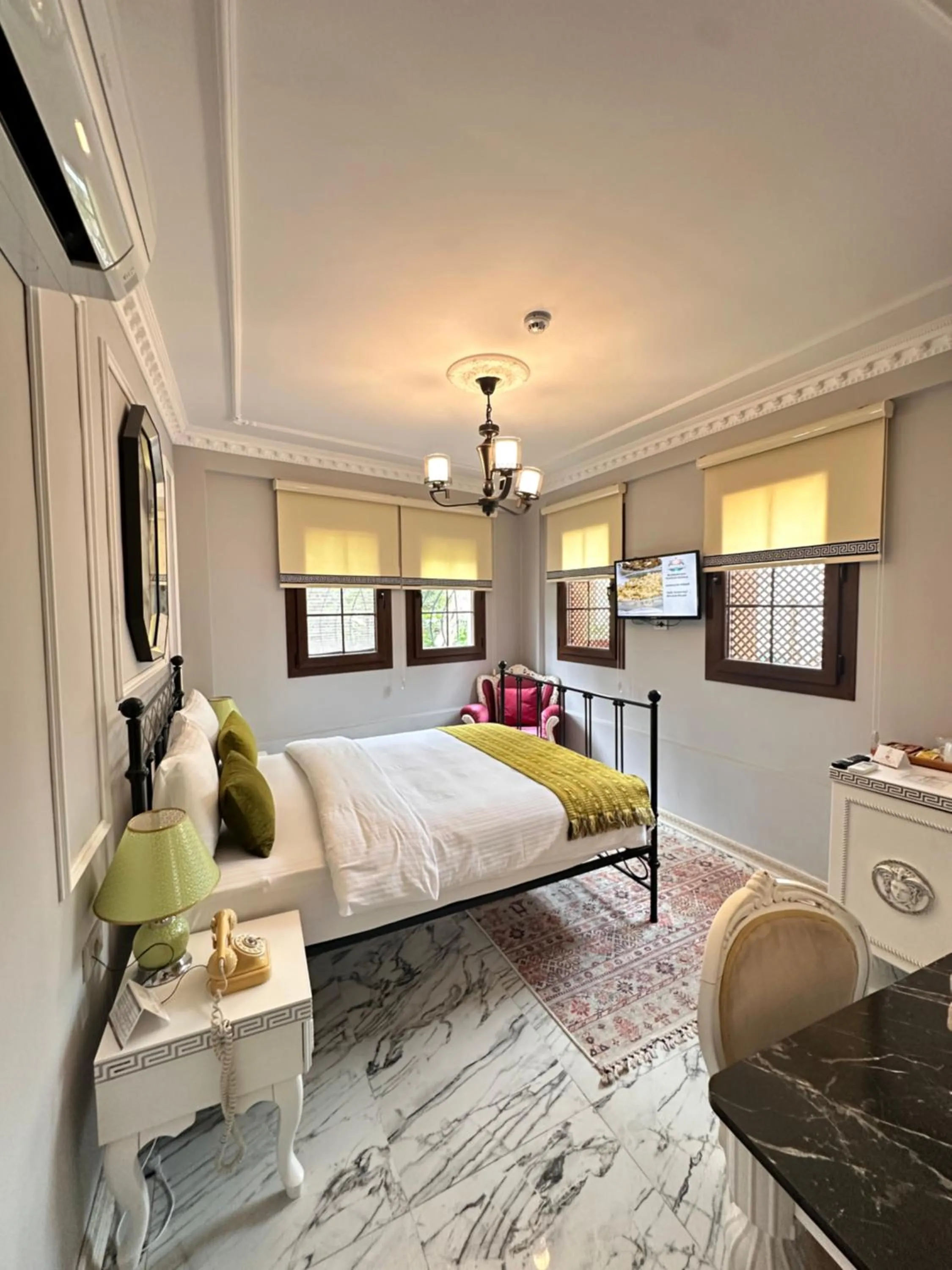 Photo of the whole room, Bed in Villa Ephesus Hotel