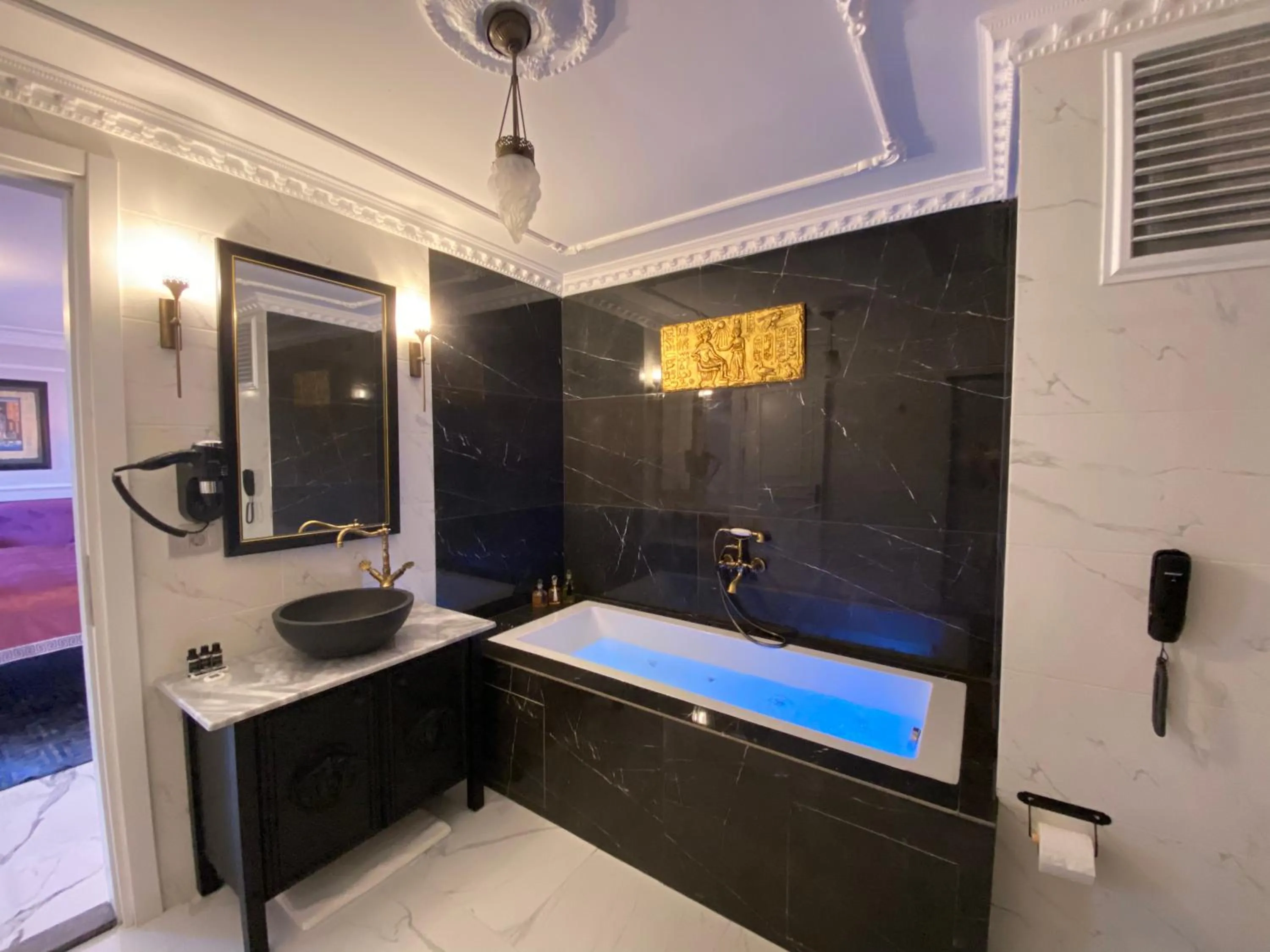 Bathroom in Villa Ephesus Hotel