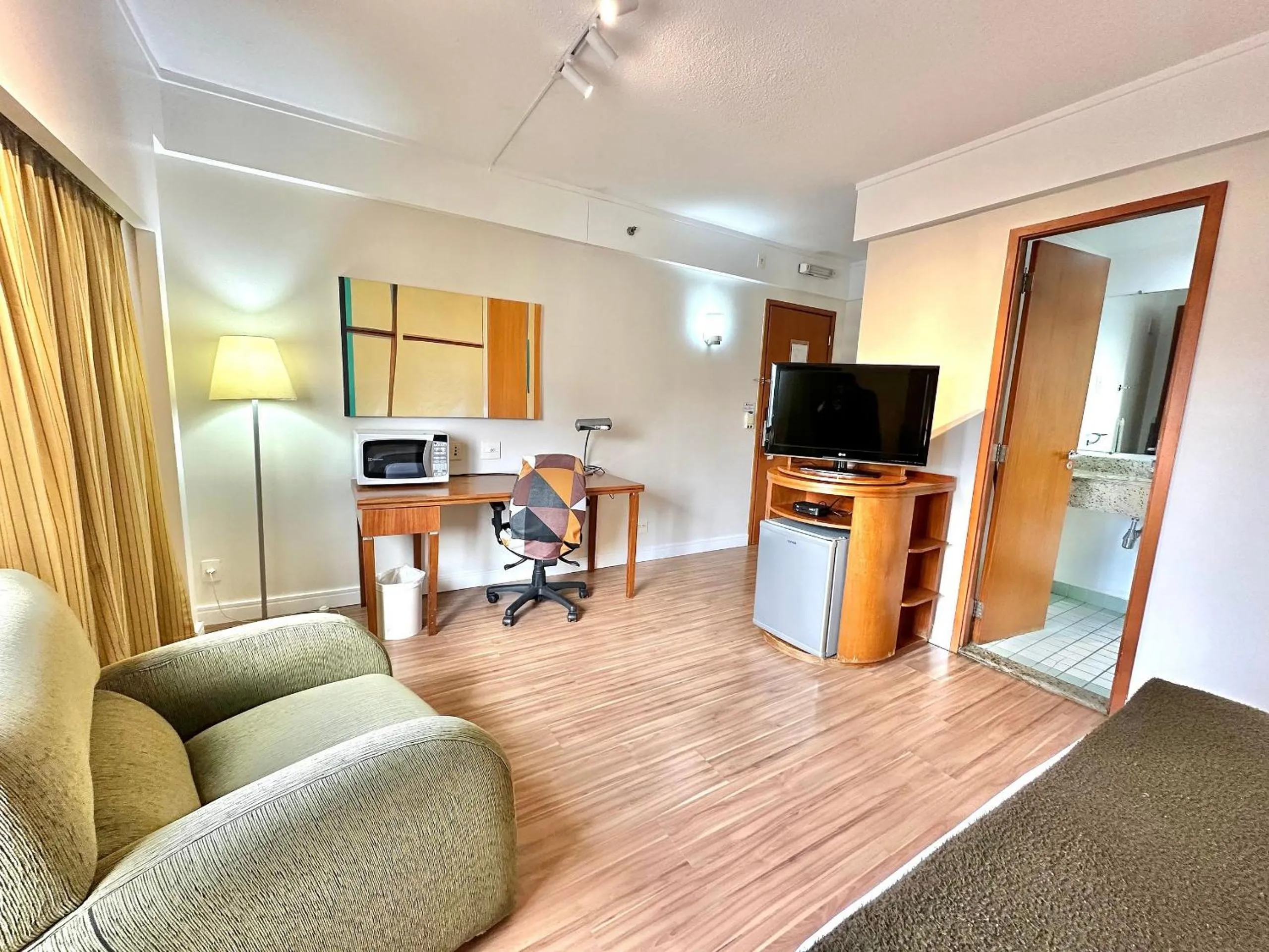 TV and multimedia in Flat Rua Borges Lagoa 1179 c/ garagem UH1008