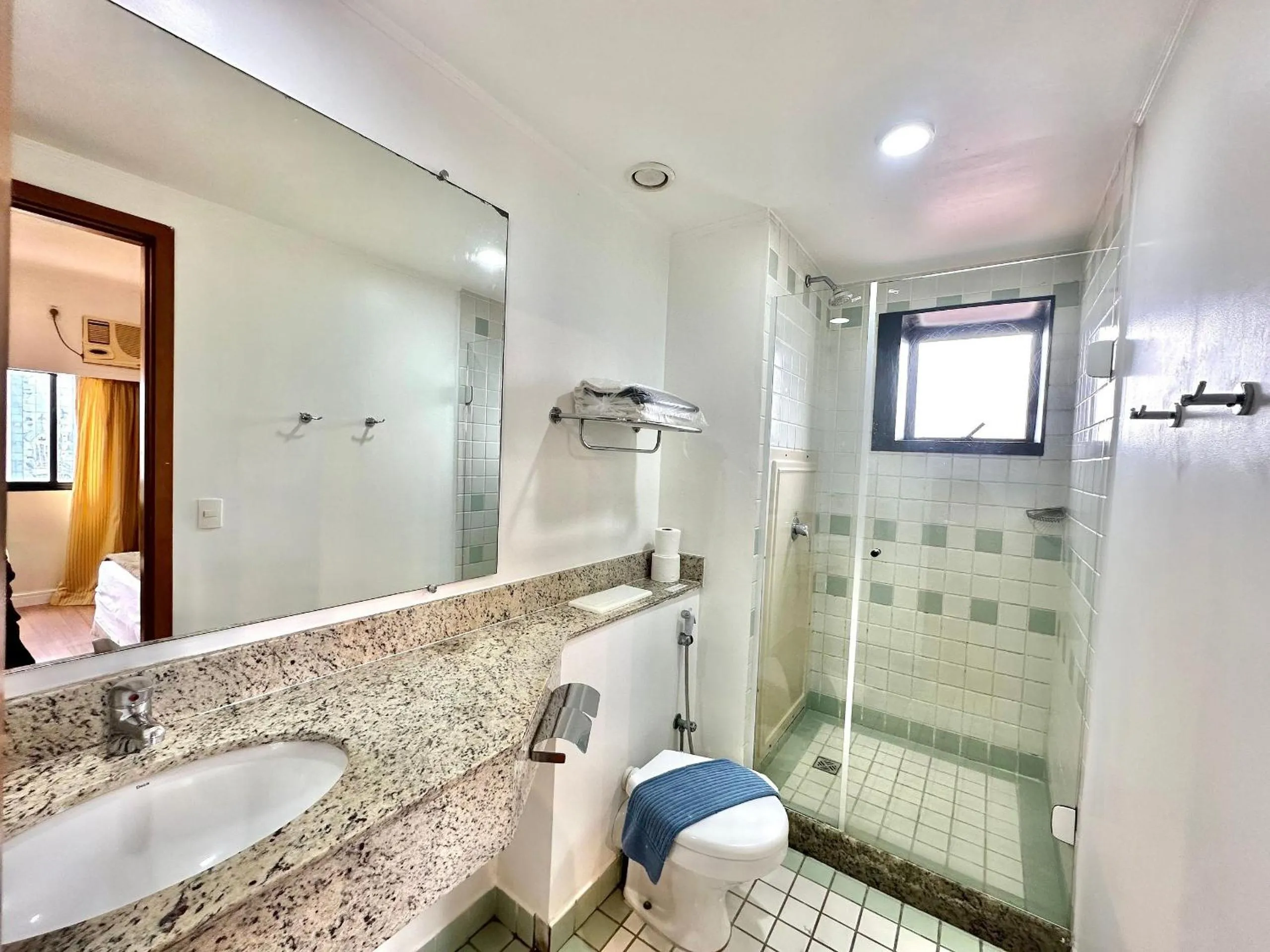 Toilet in Flat Rua Borges Lagoa 1179 c/ garagem UH1008