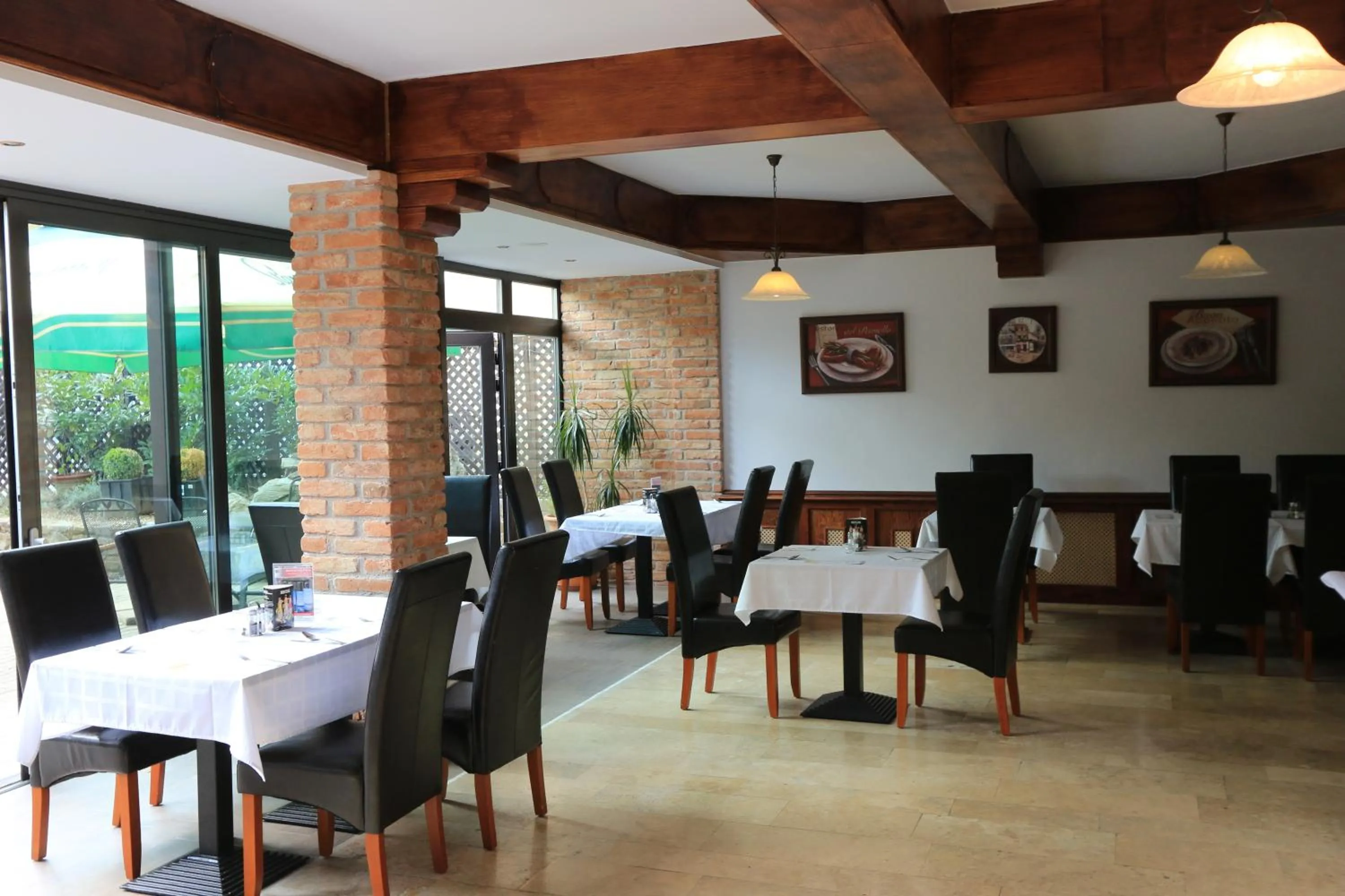 Restaurant/places to eat in Hotel Irottkö