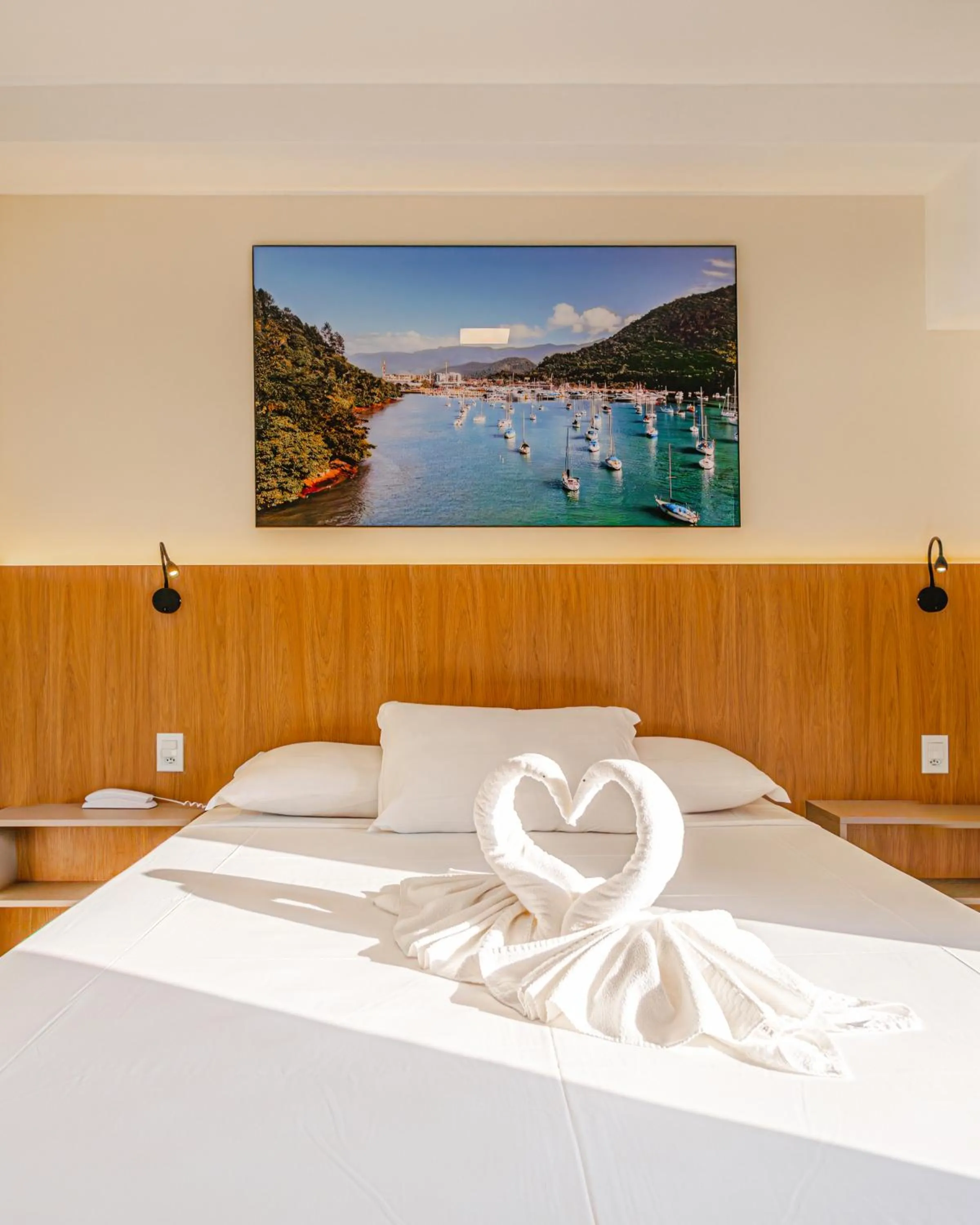 Photo of the whole room, Bed in Ubatuba Praia Hotel