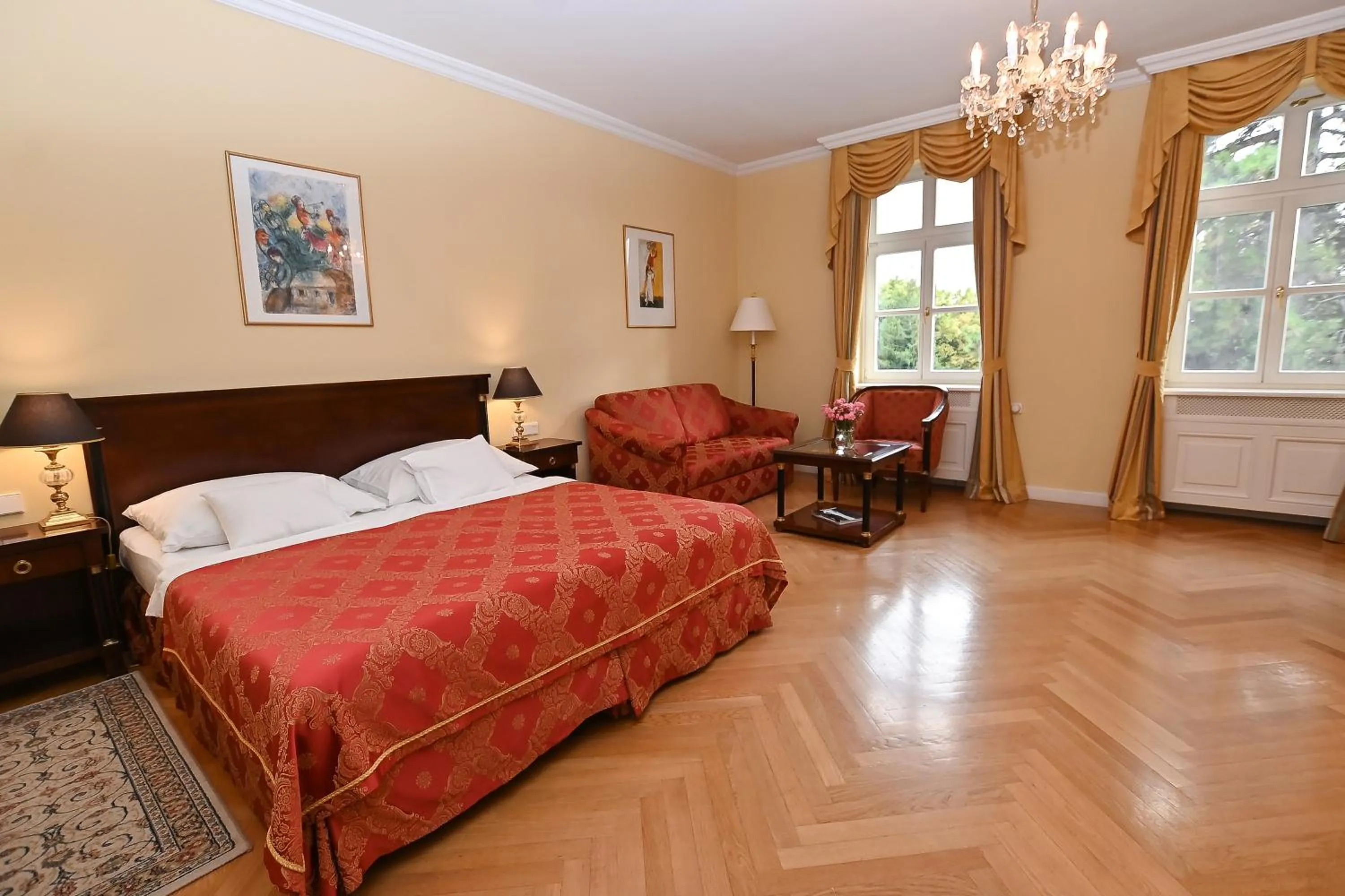 Photo of the whole room, Bed in Castle Hotel Grof Degenfeld Superior