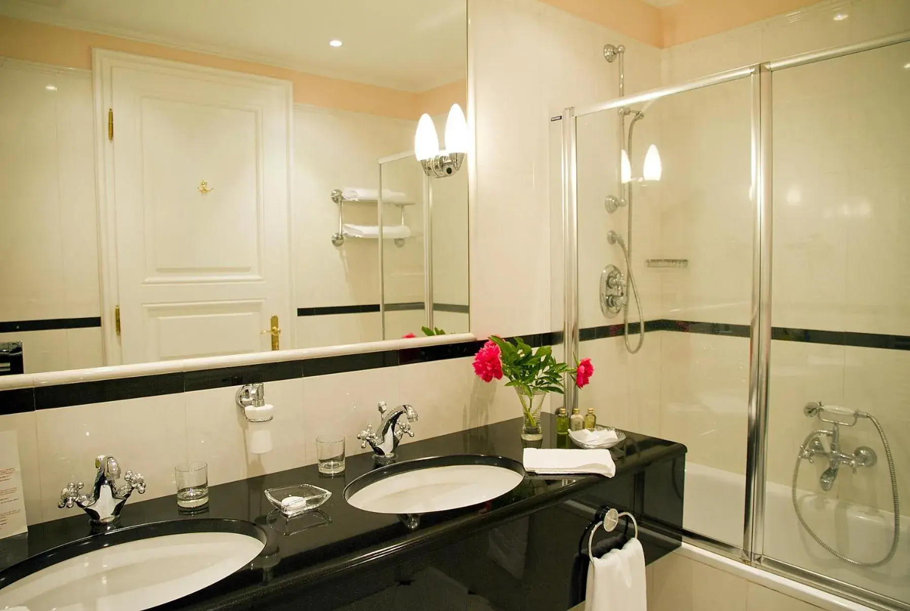 Superior Double or Twin Room in Castle Hotel Grof Degenfeld Superior Superior Double or Twin Room in Castle Hotel Grof Degenfeld Superior