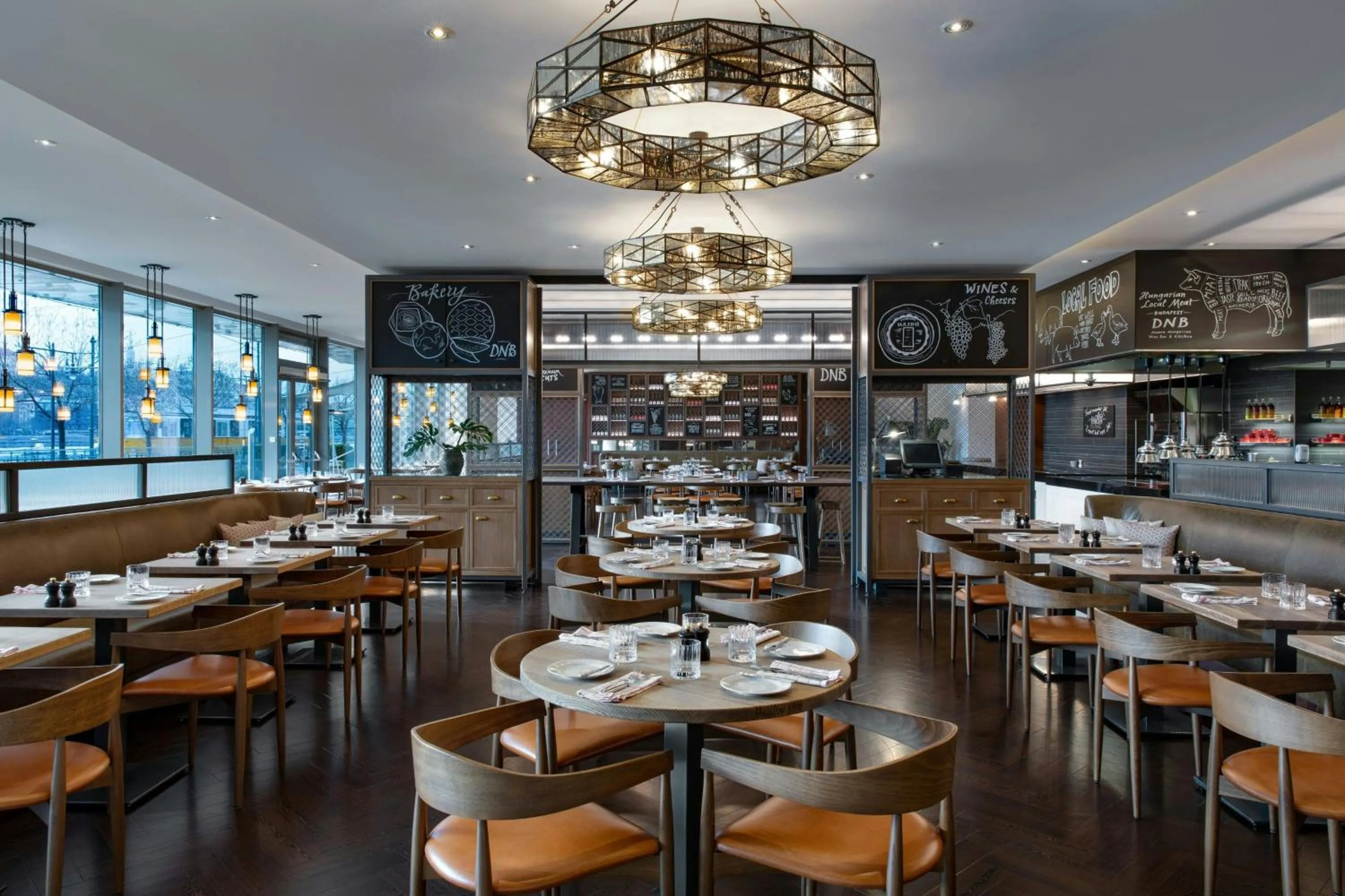 Restaurant/places to eat in Millennium Court, Budapest - Marriott Executive Apartments