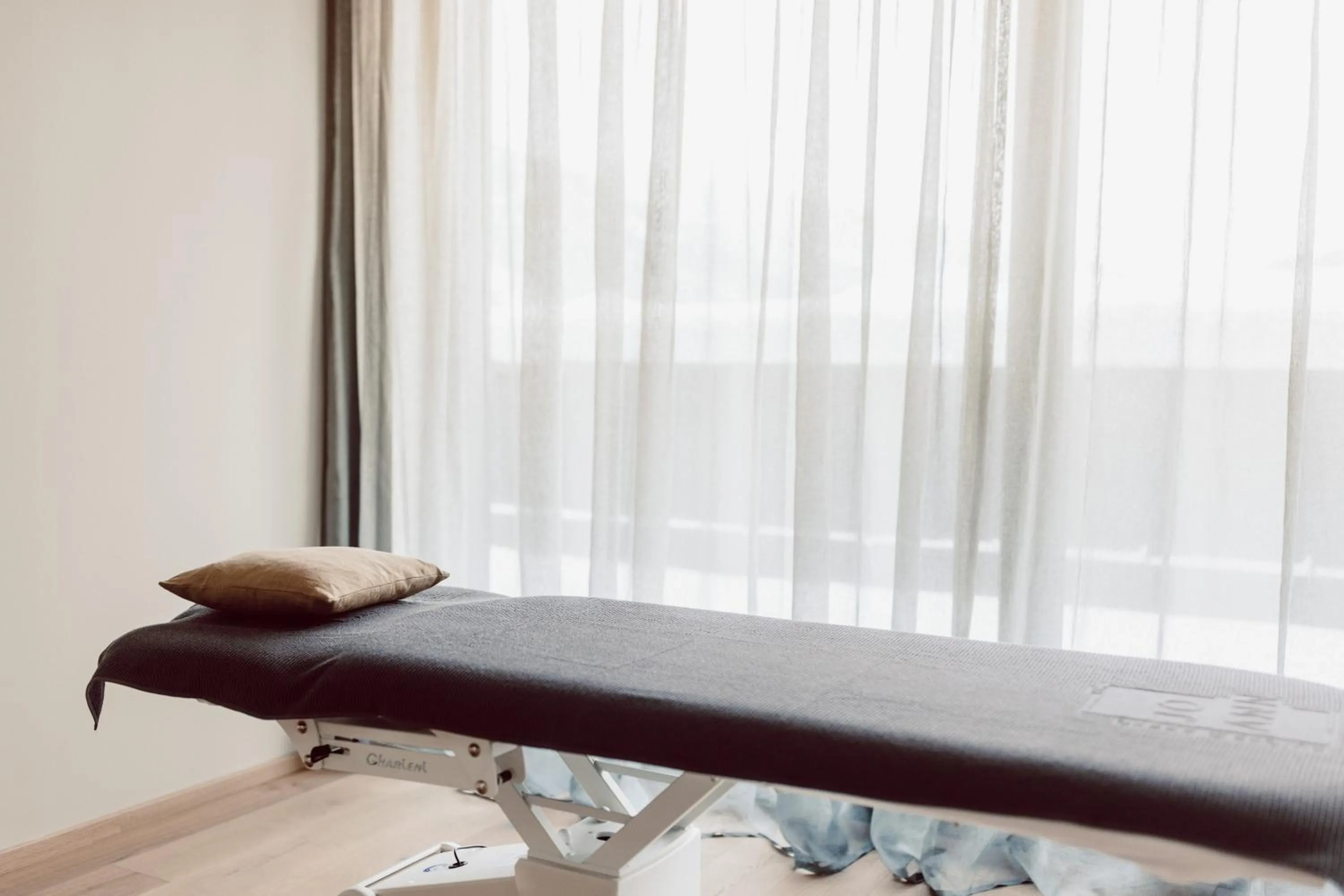 Massage in JoAnn suites & apart