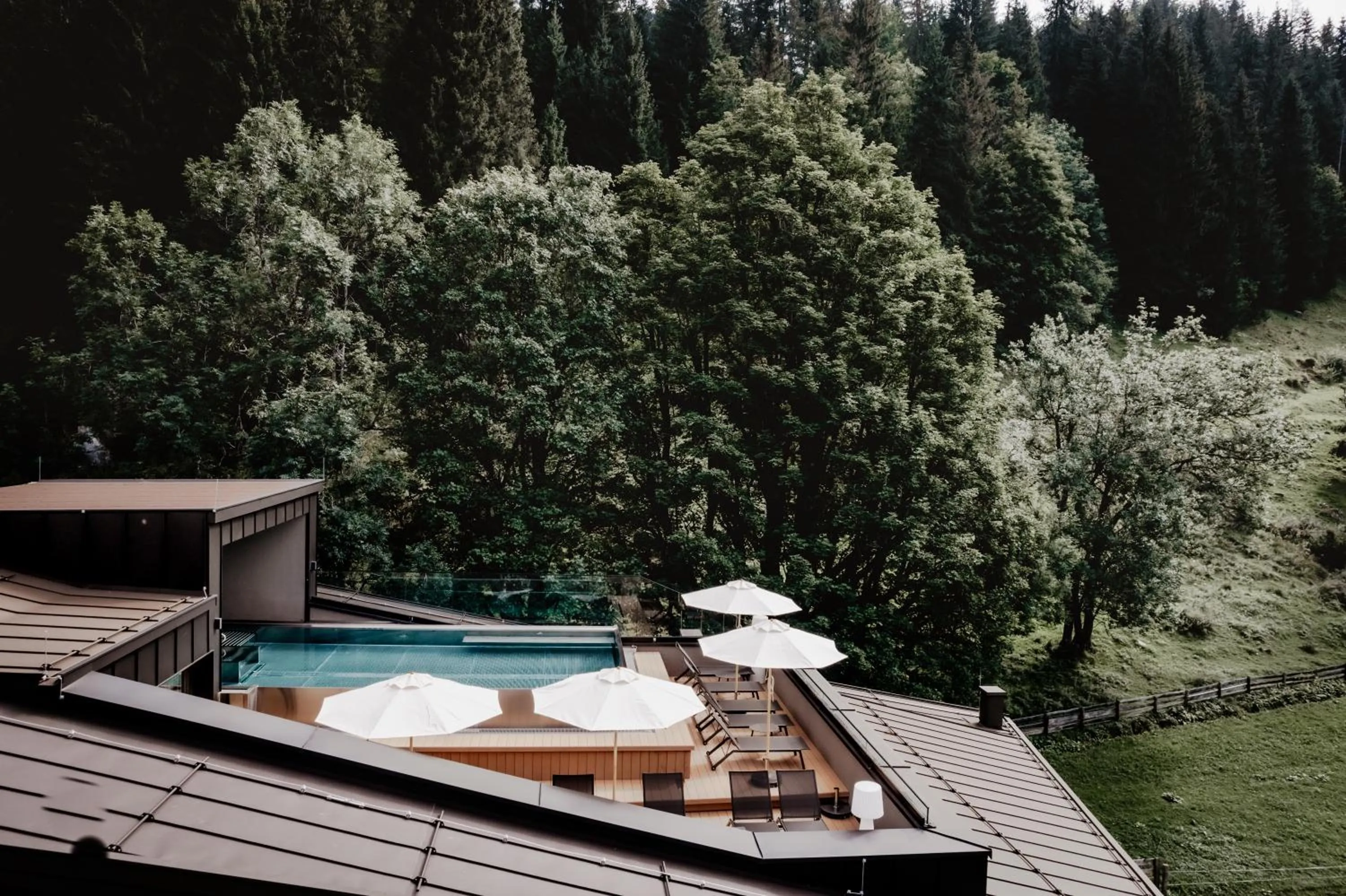 Swimming pool in JoAnn suites & apart