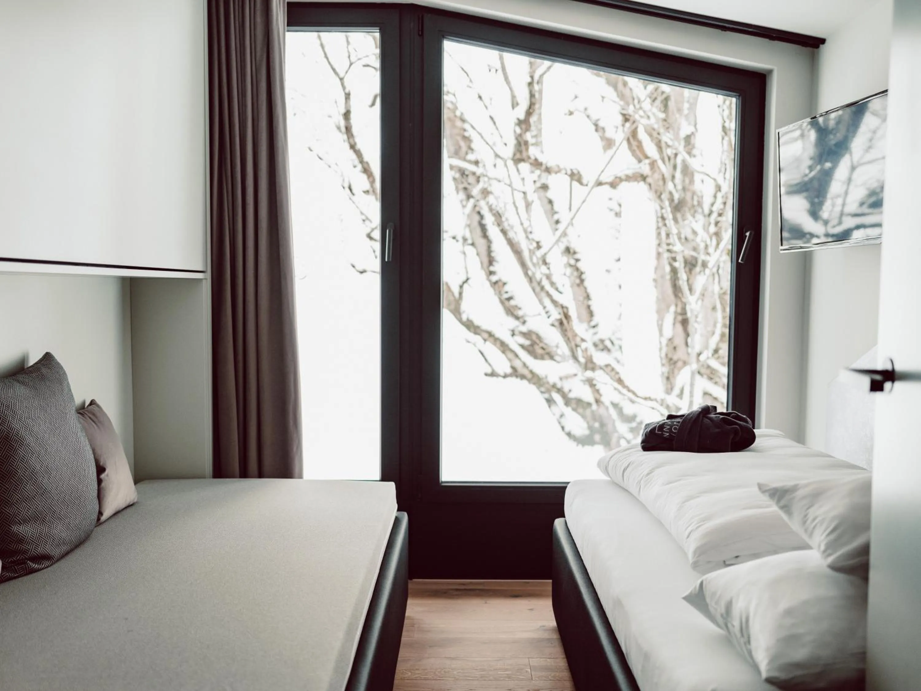 Bed in JoAnn suites & apart