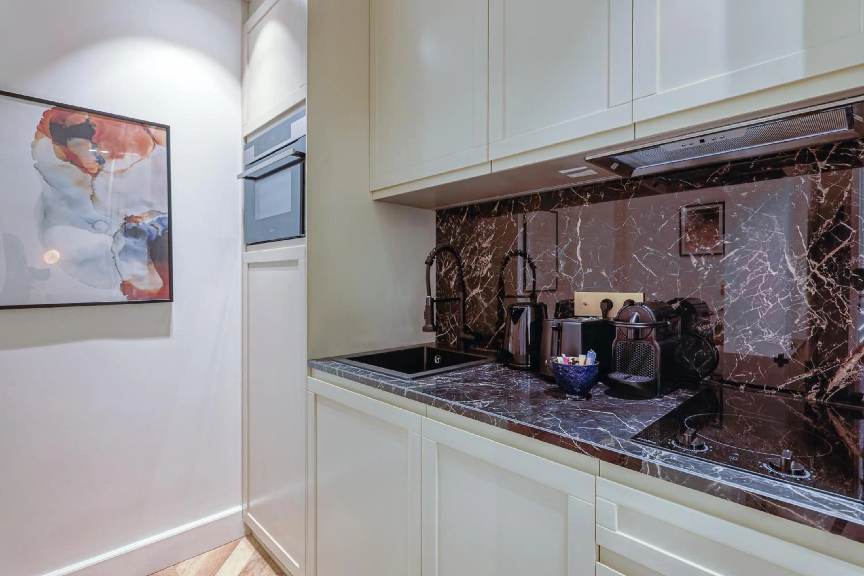 Coffee/tea facilities in Quartier Libre - Saint Georges