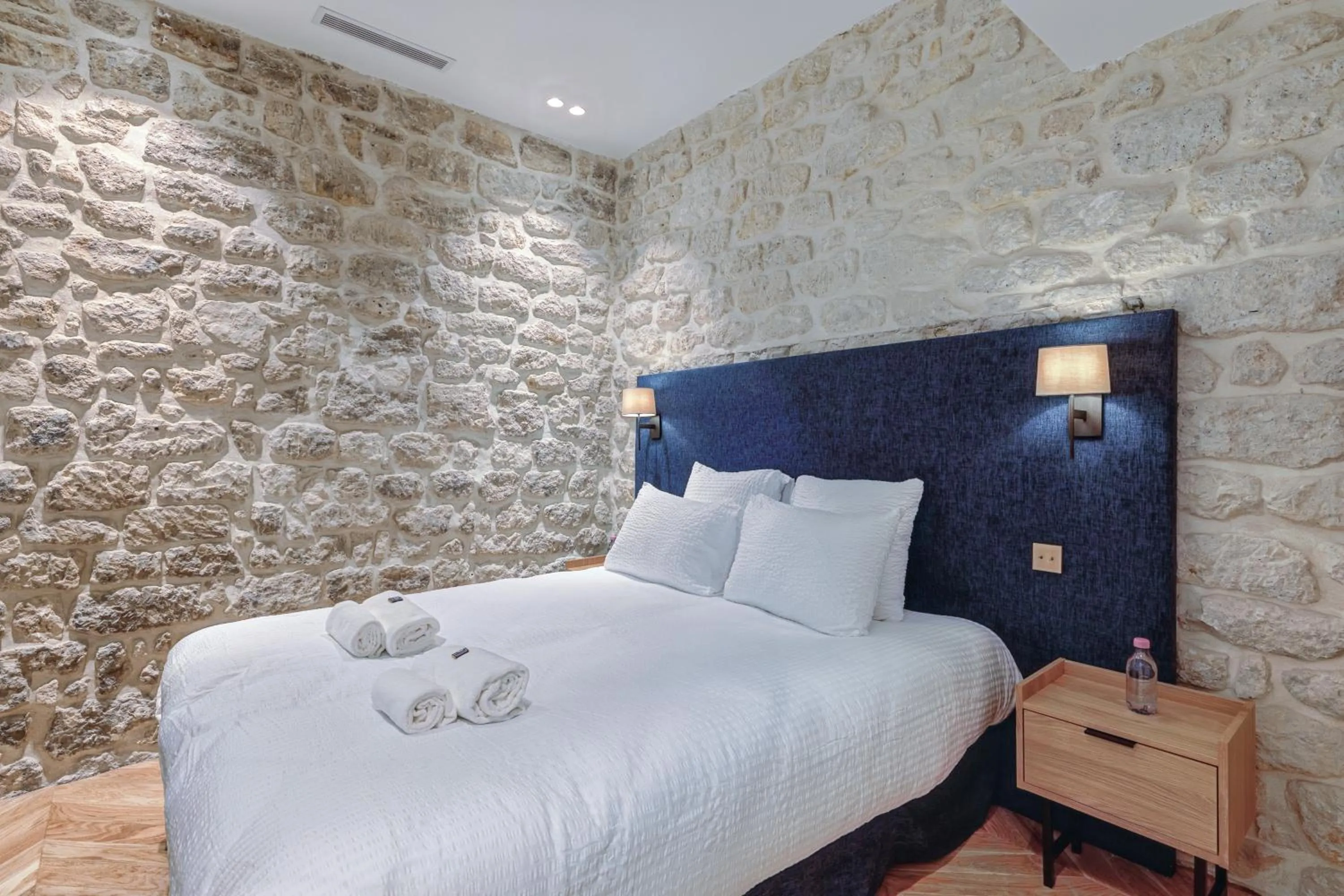 Photo of the whole room, Bed in Quartier Libre - Saint Georges