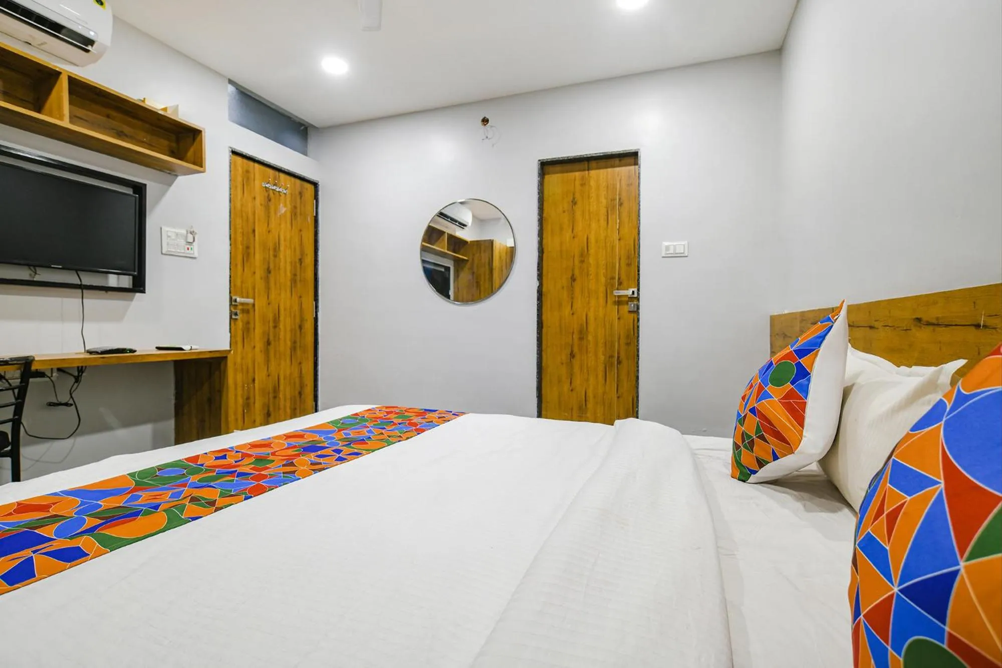 Communal lounge/ TV room in FabHotel Unity Landmark