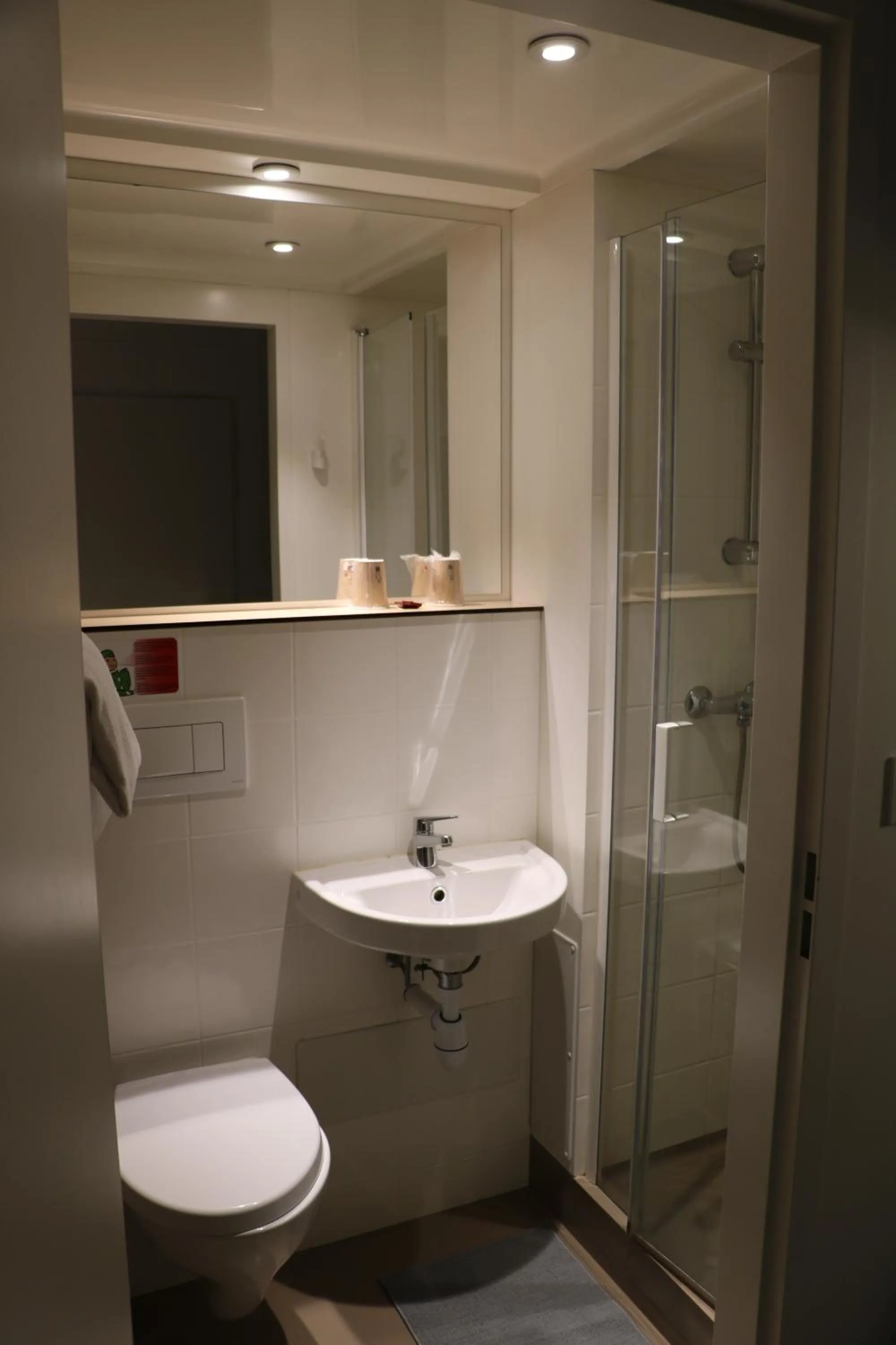 Bathroom in Fasthotel Albertville