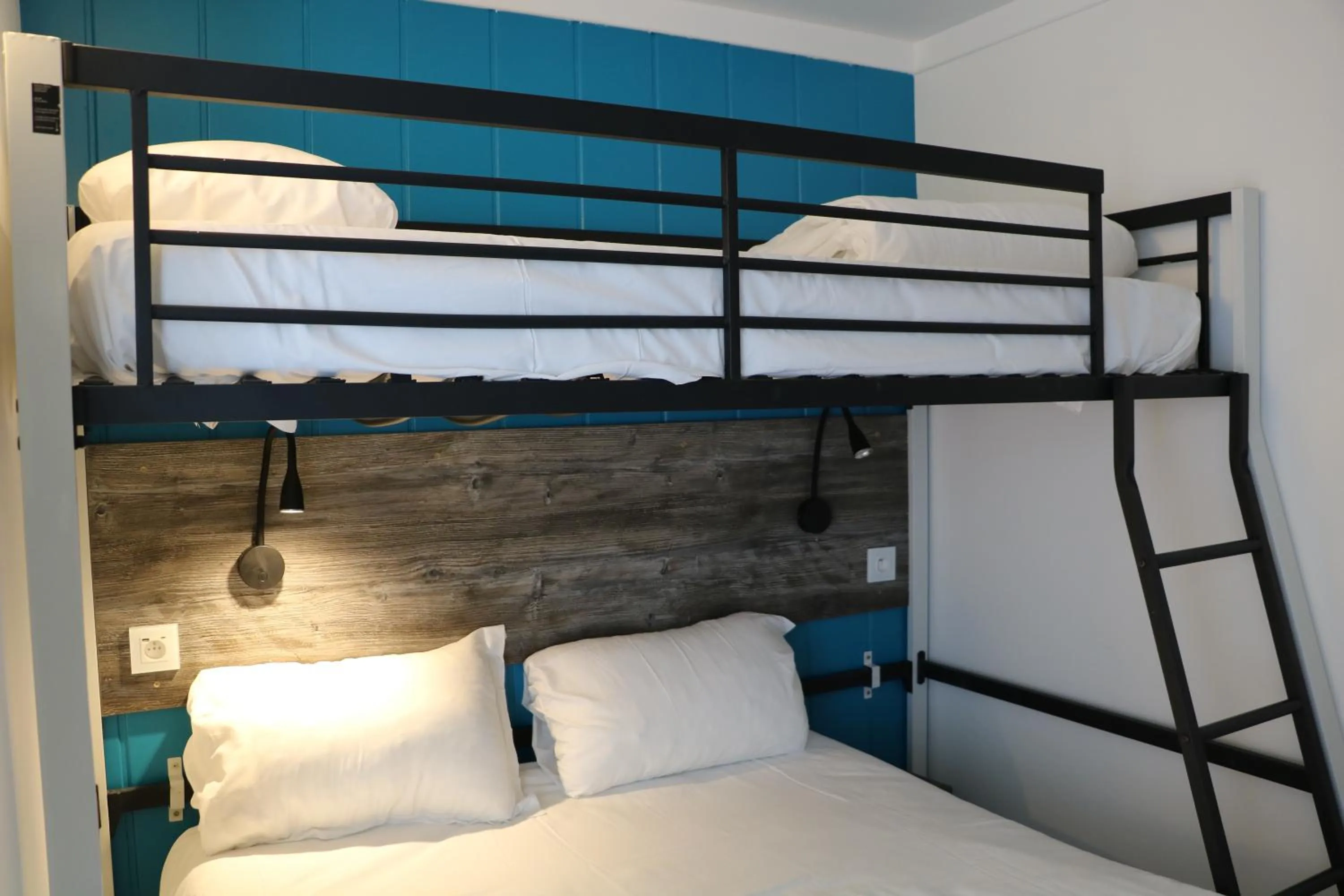 Bed in Fasthotel Albertville