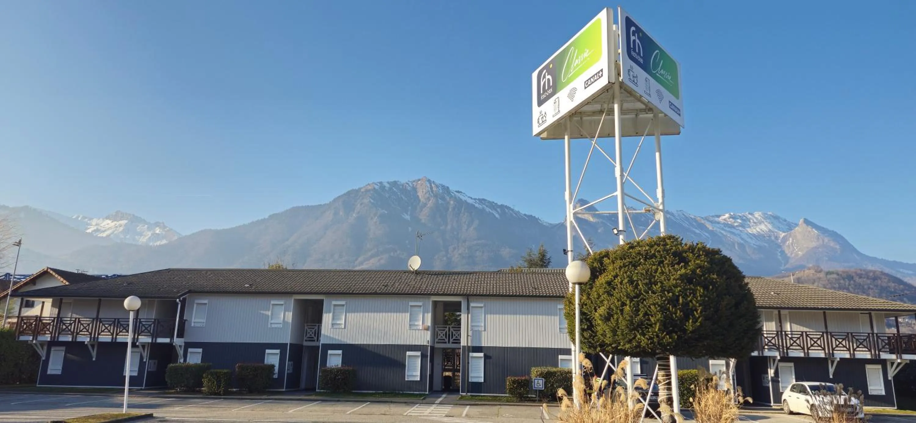 Property building in Fasthotel Albertville