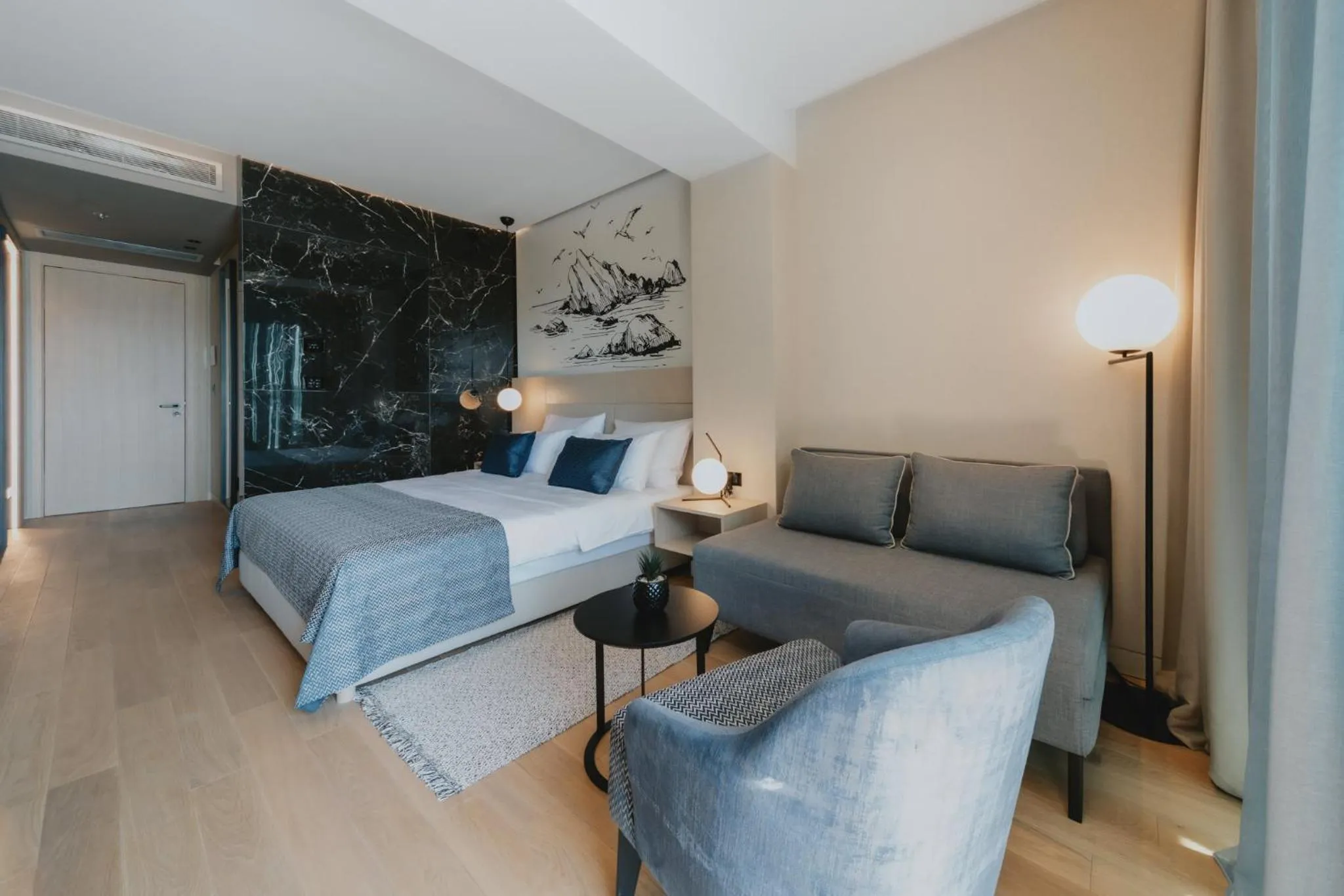 Photo of the whole room, Bed in Katamare Hotel