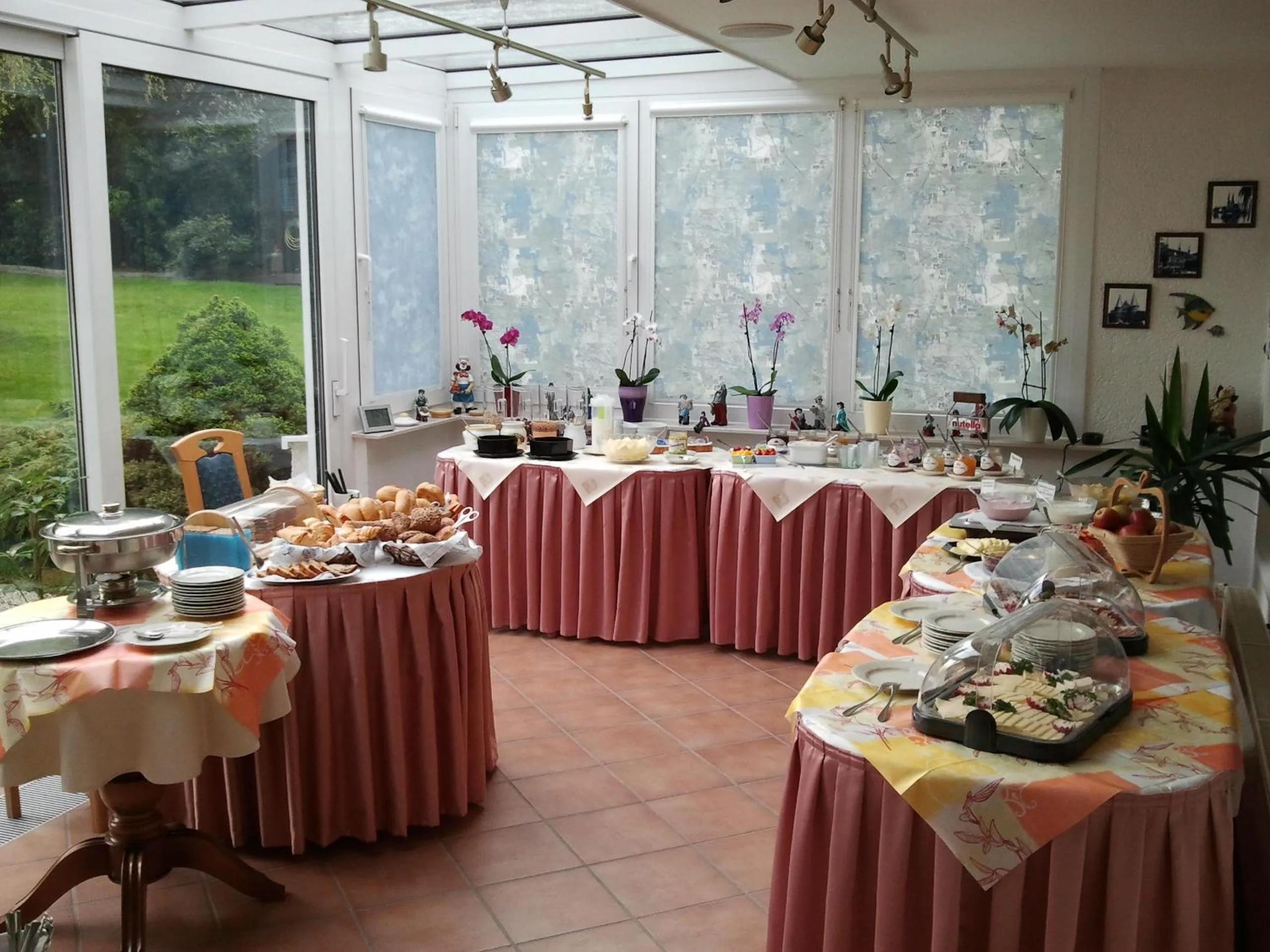 Buffet breakfast in Hotel Ohrberg