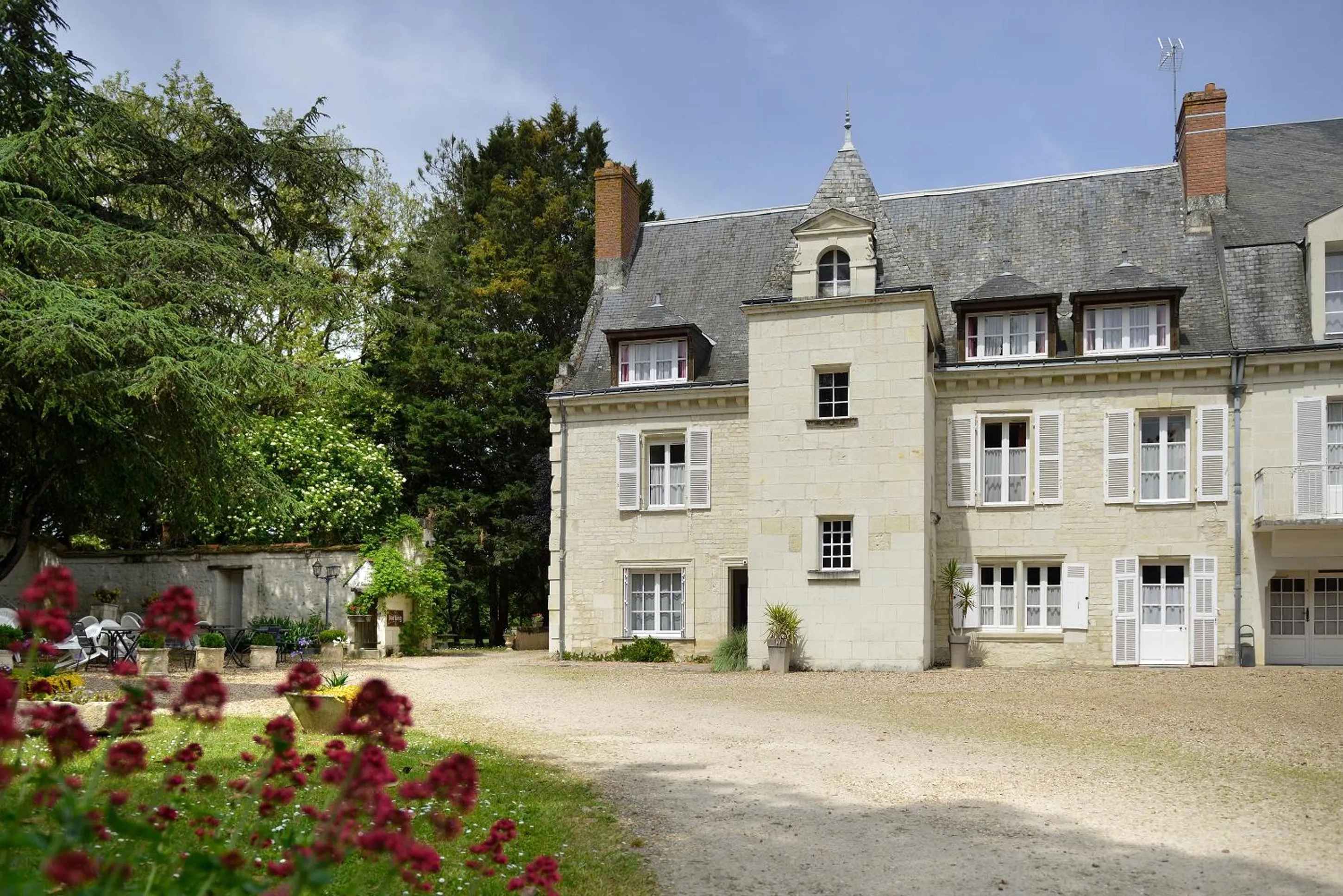 Property building in Logis Manoir De La Giraudière