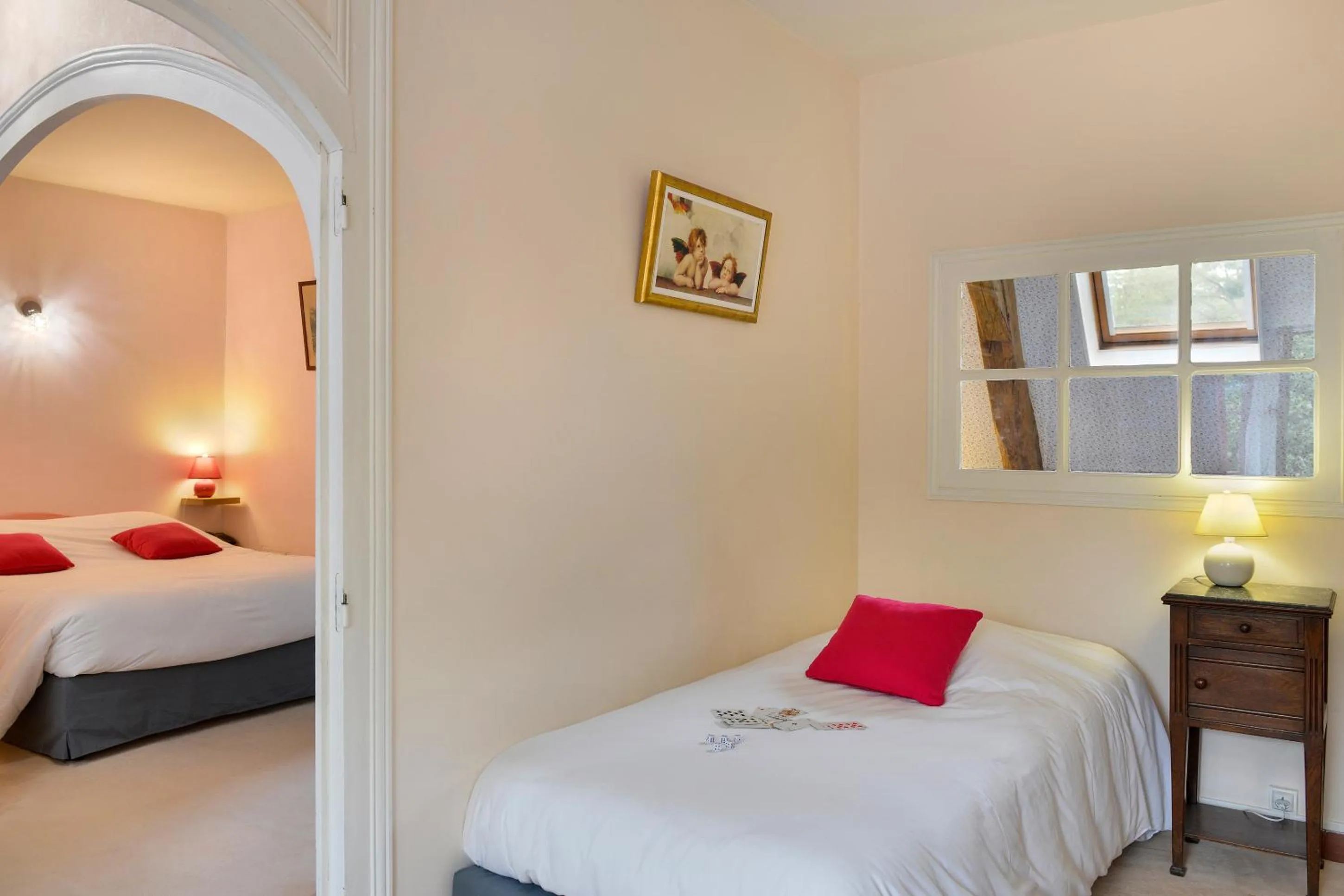 Bed in Logis Manoir De La Giraudière