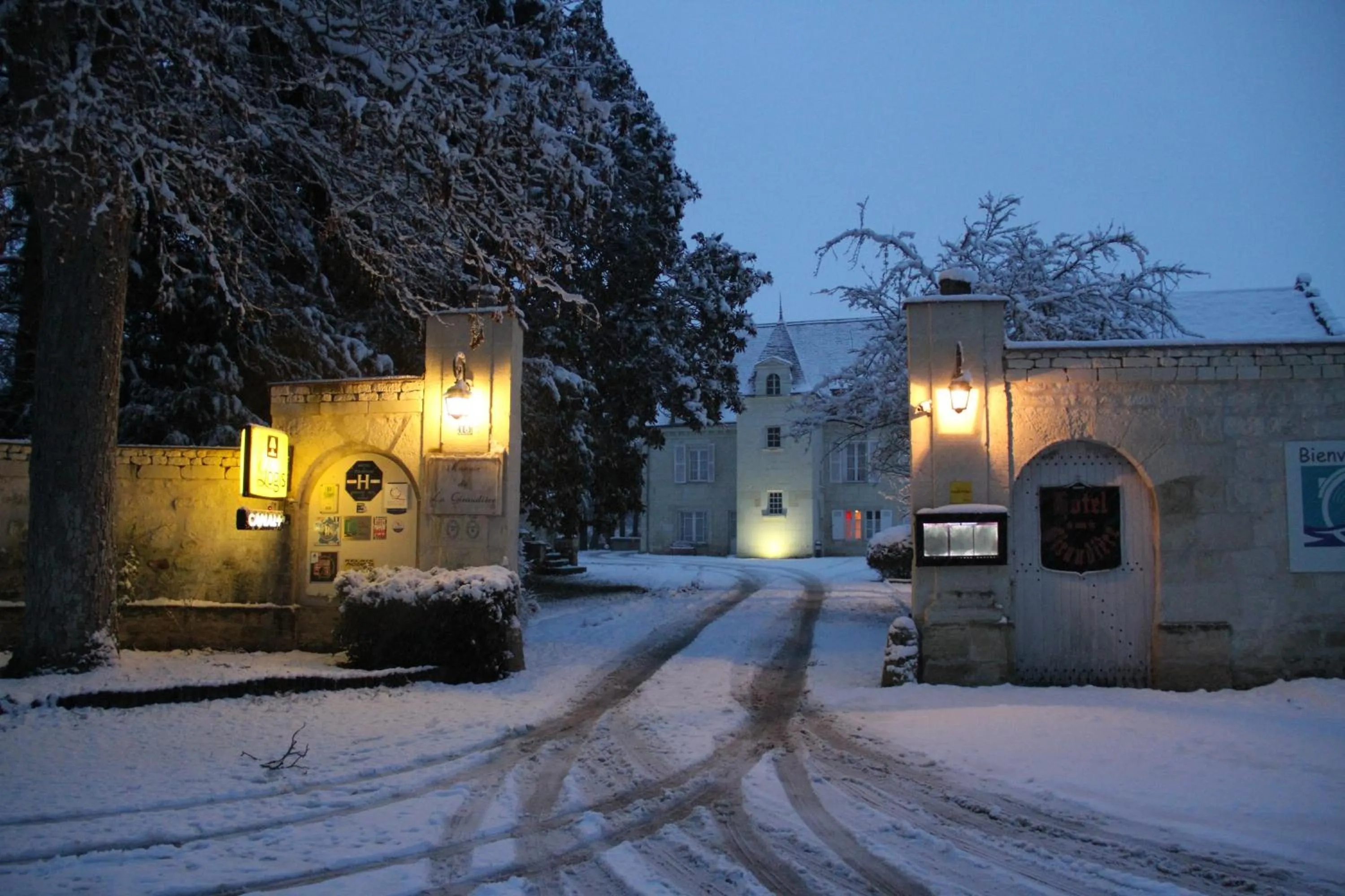Facade/entrance in Logis Manoir De La Giraudière