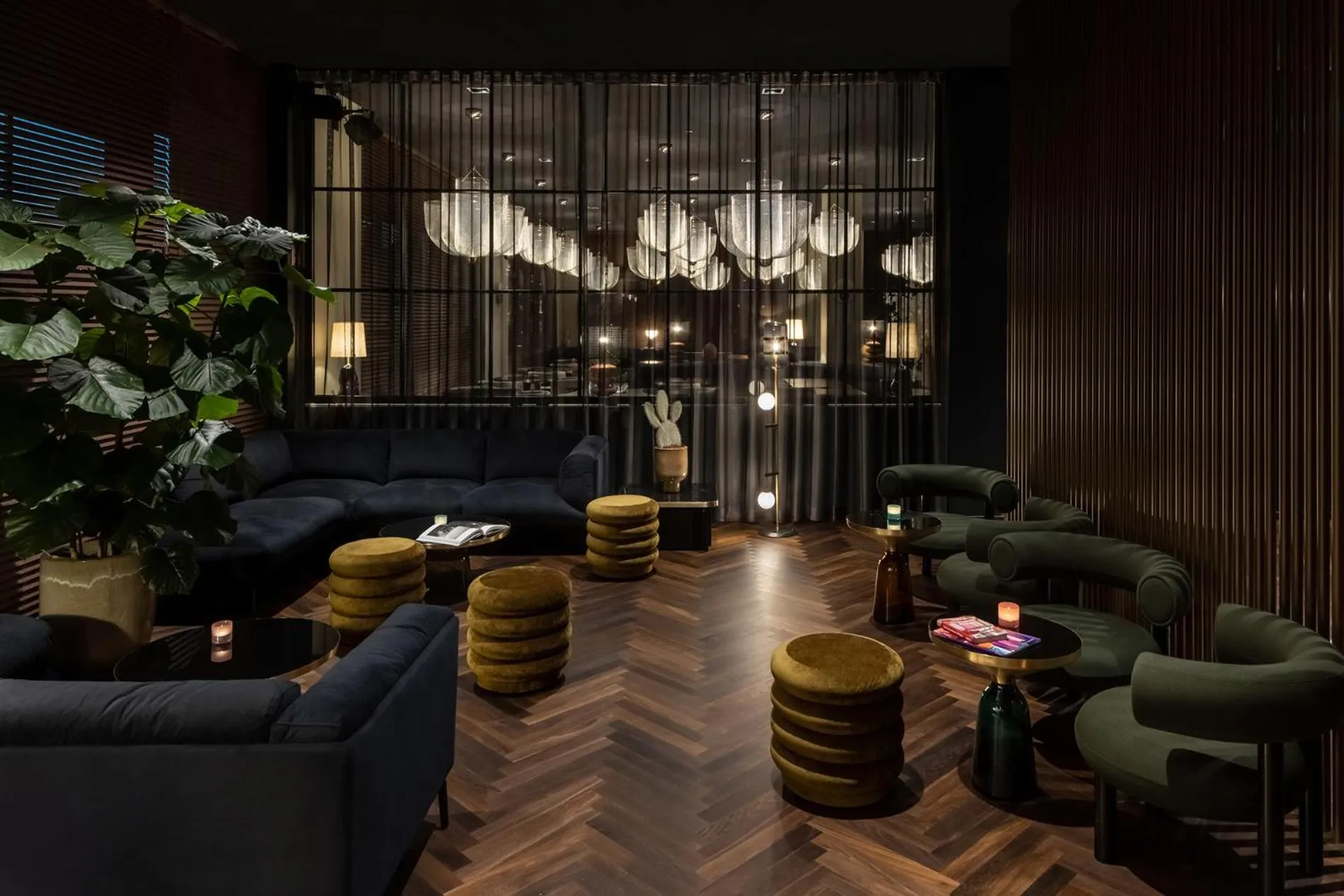 Lobby or reception in Hotel ROMY by AMANO