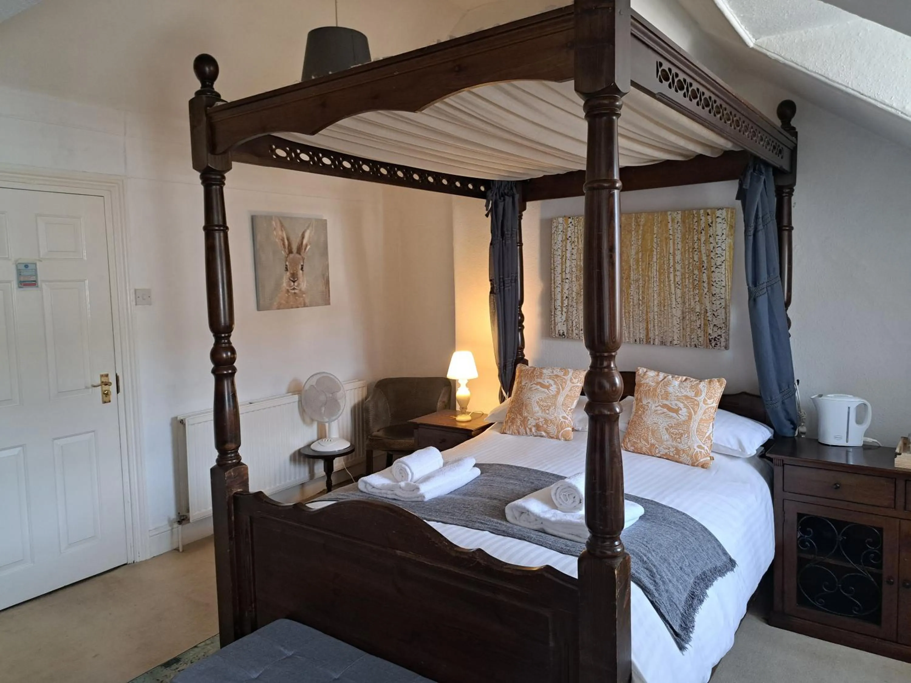 Bedroom, Bed in Lion Hotel Dulverton