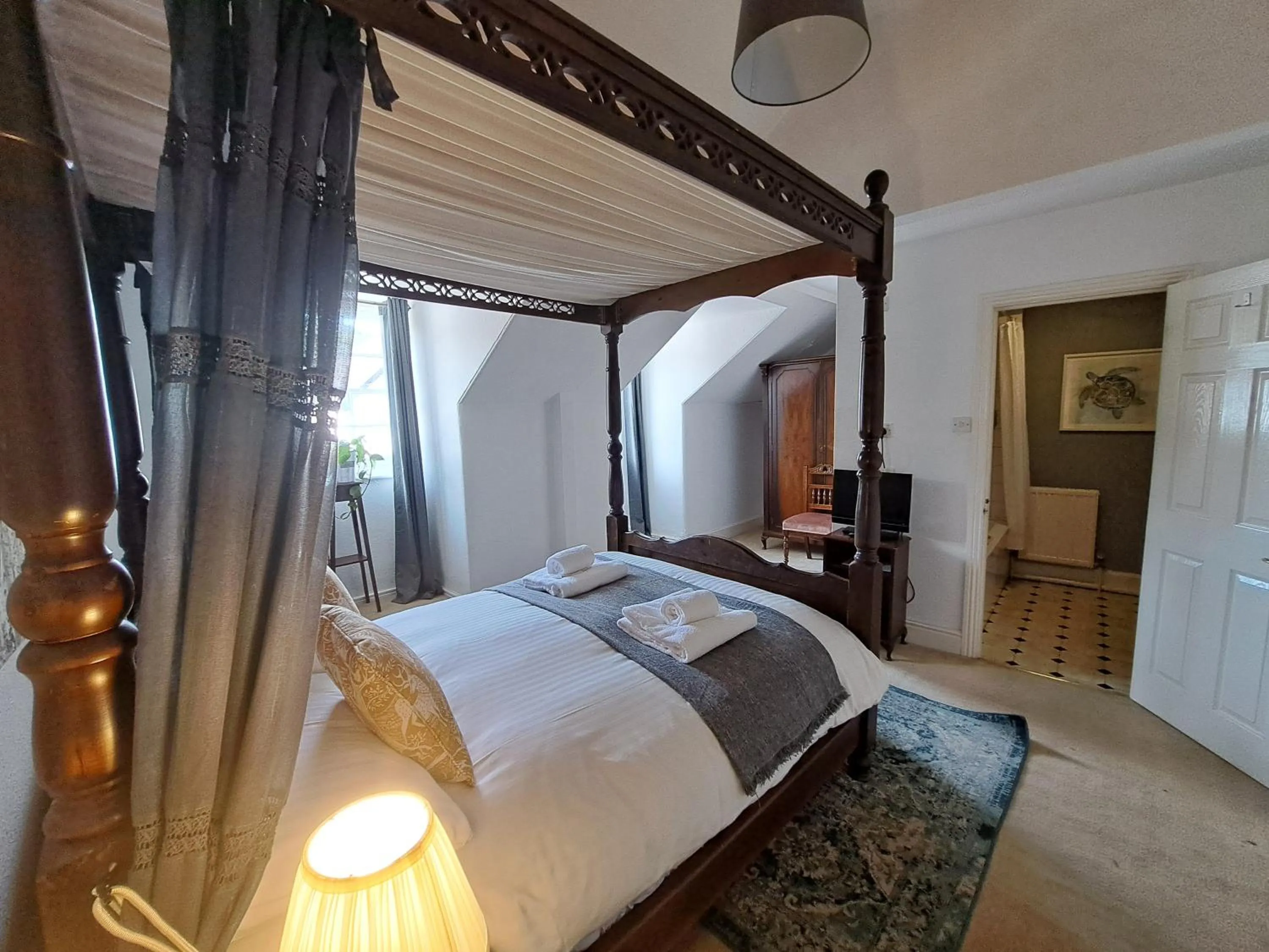 Bedroom, Bed in Lion Hotel Dulverton