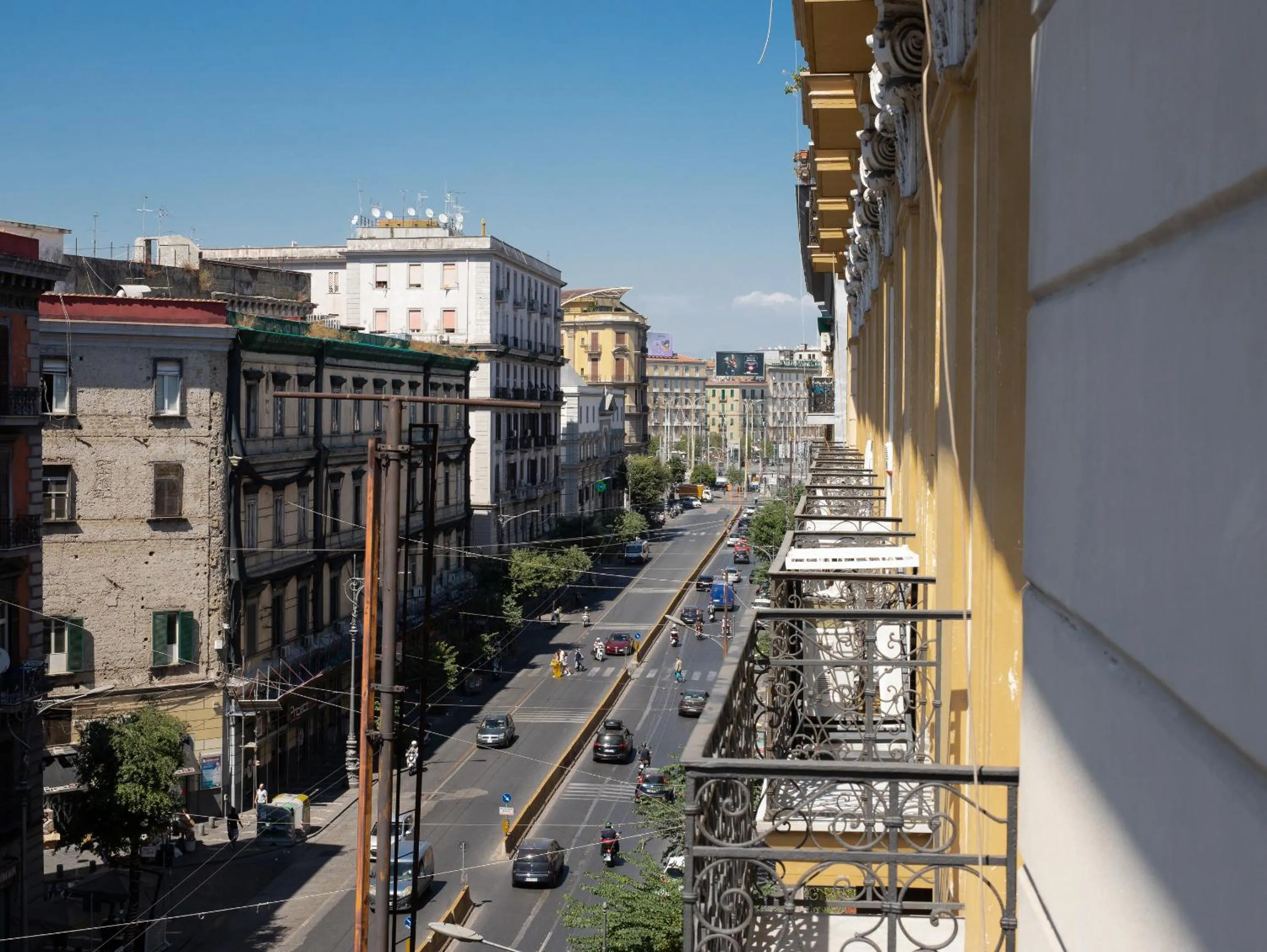 Neighbourhood in Rettifilo 311